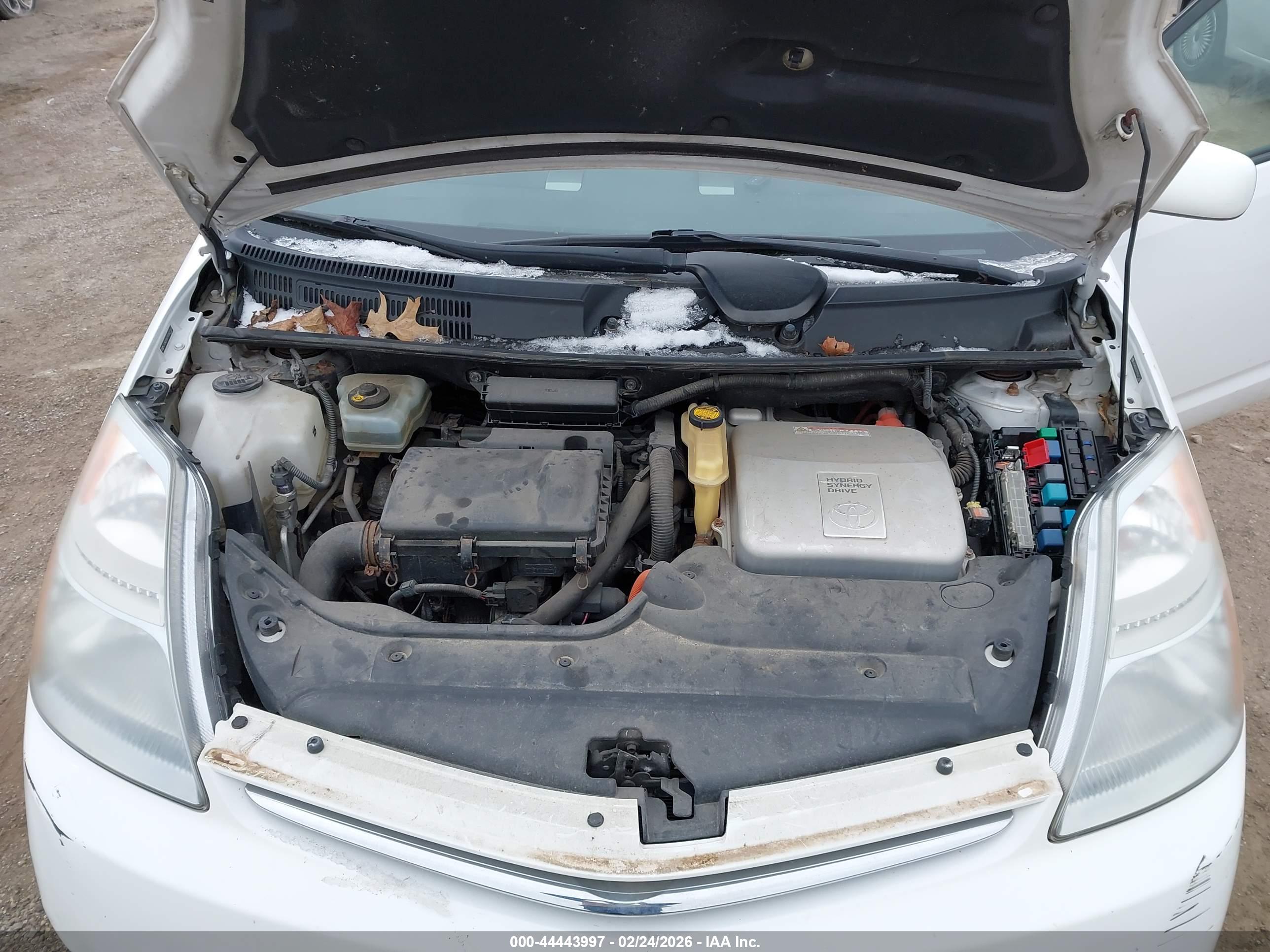 TOYOTA PRIUS image 10