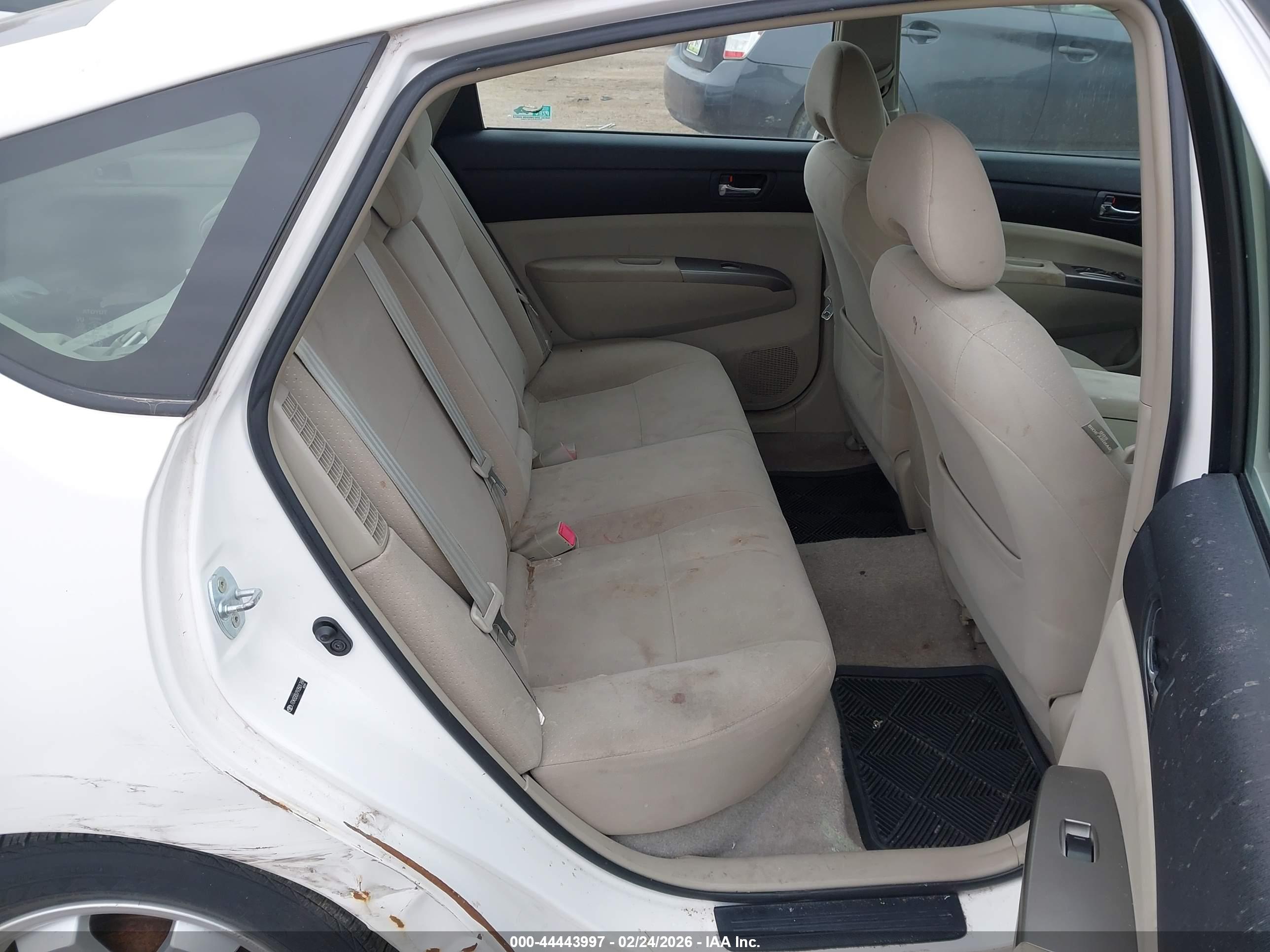 TOYOTA PRIUS image 8