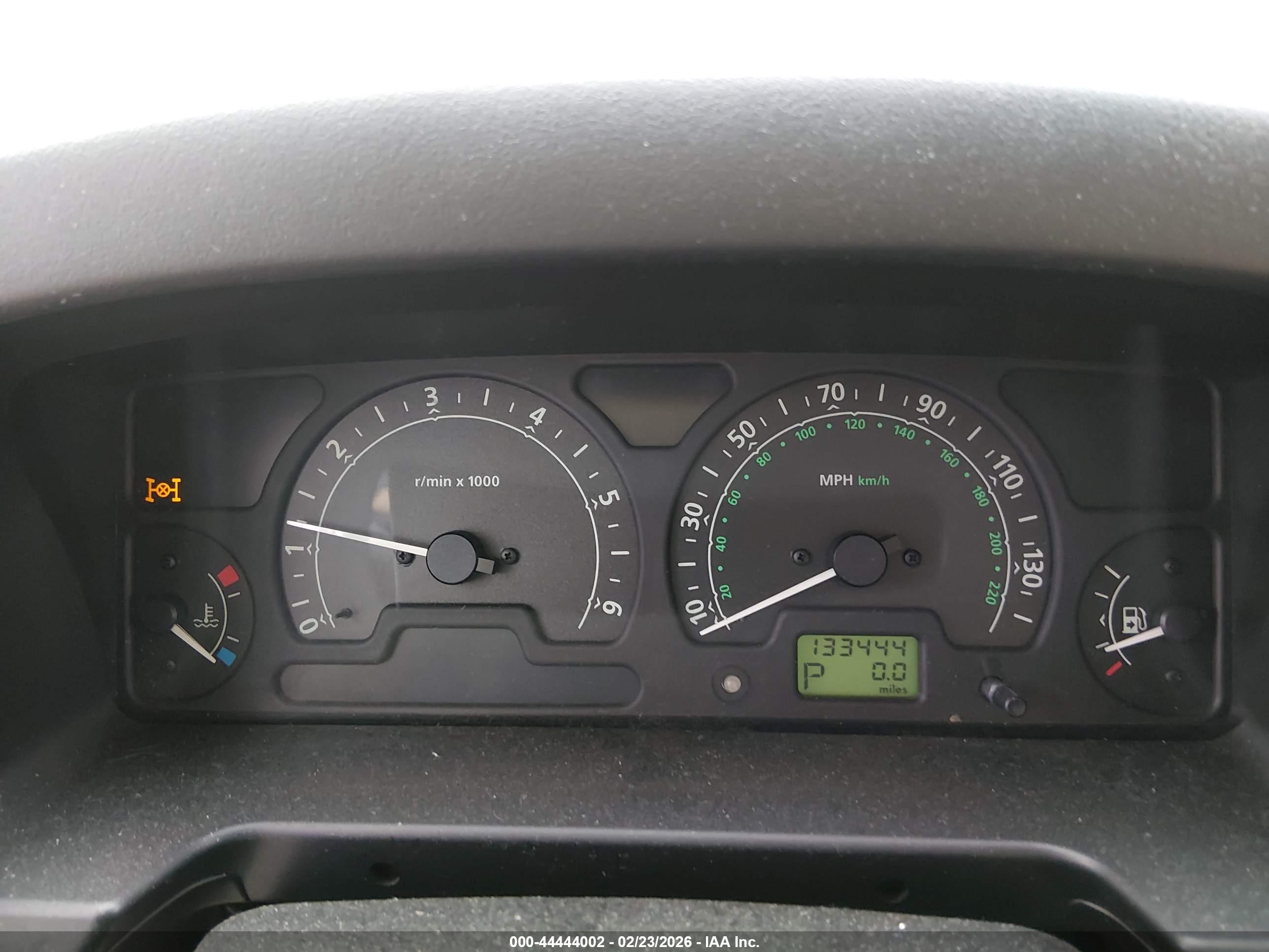 LAND ROVER image 7