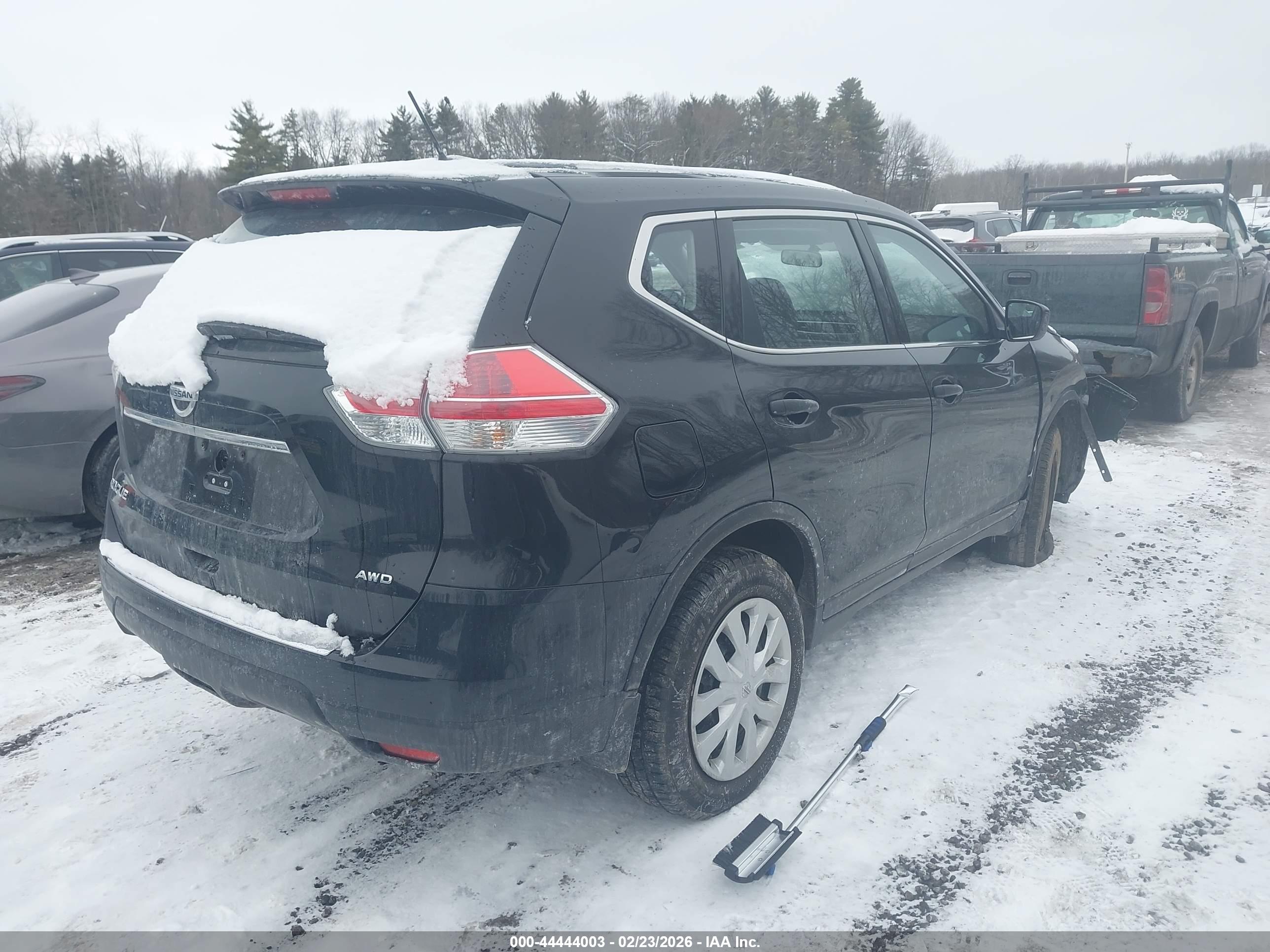 NISSAN ROGUE image 4