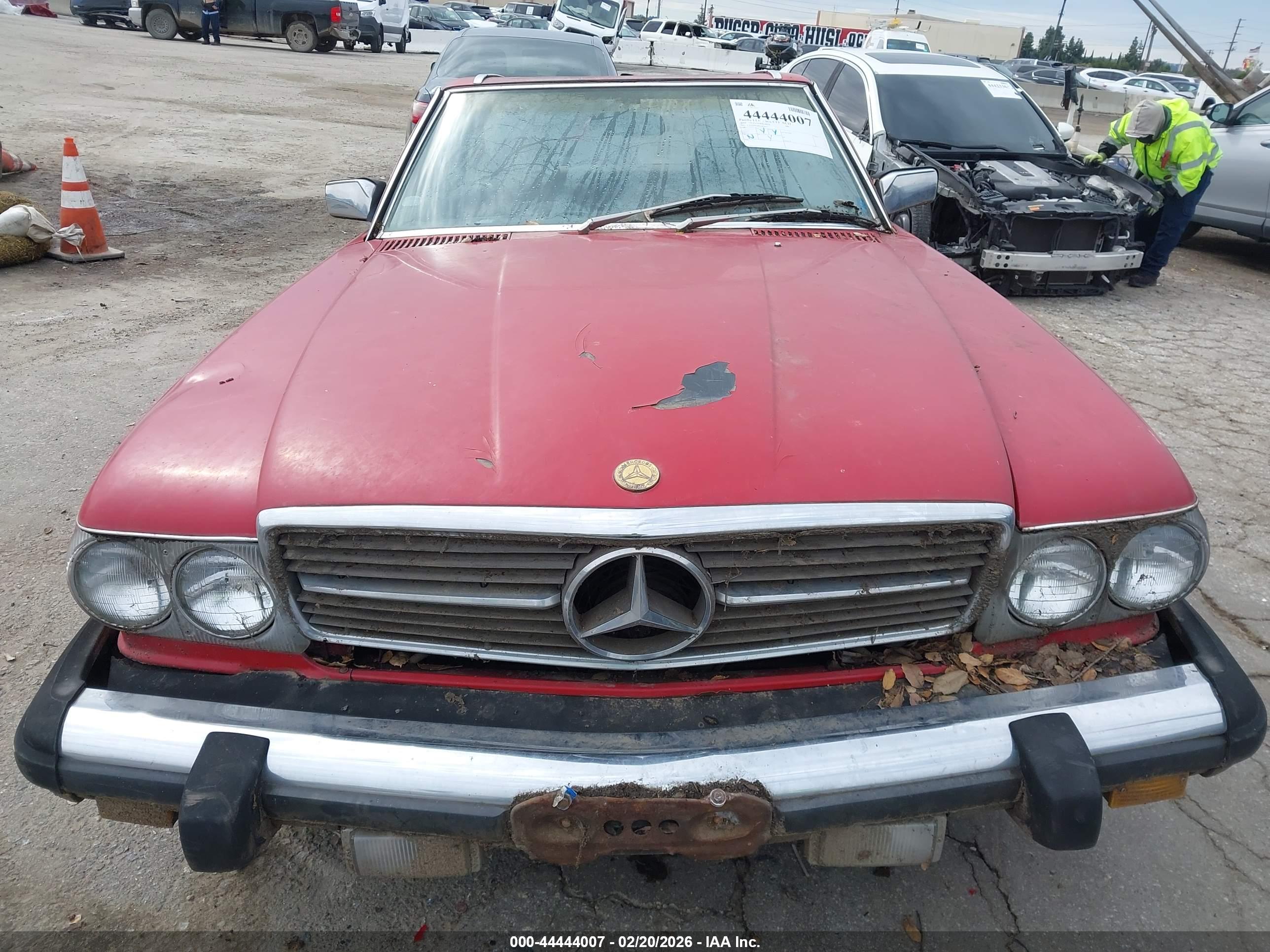 MERCEDES-BENZ 380 image 6