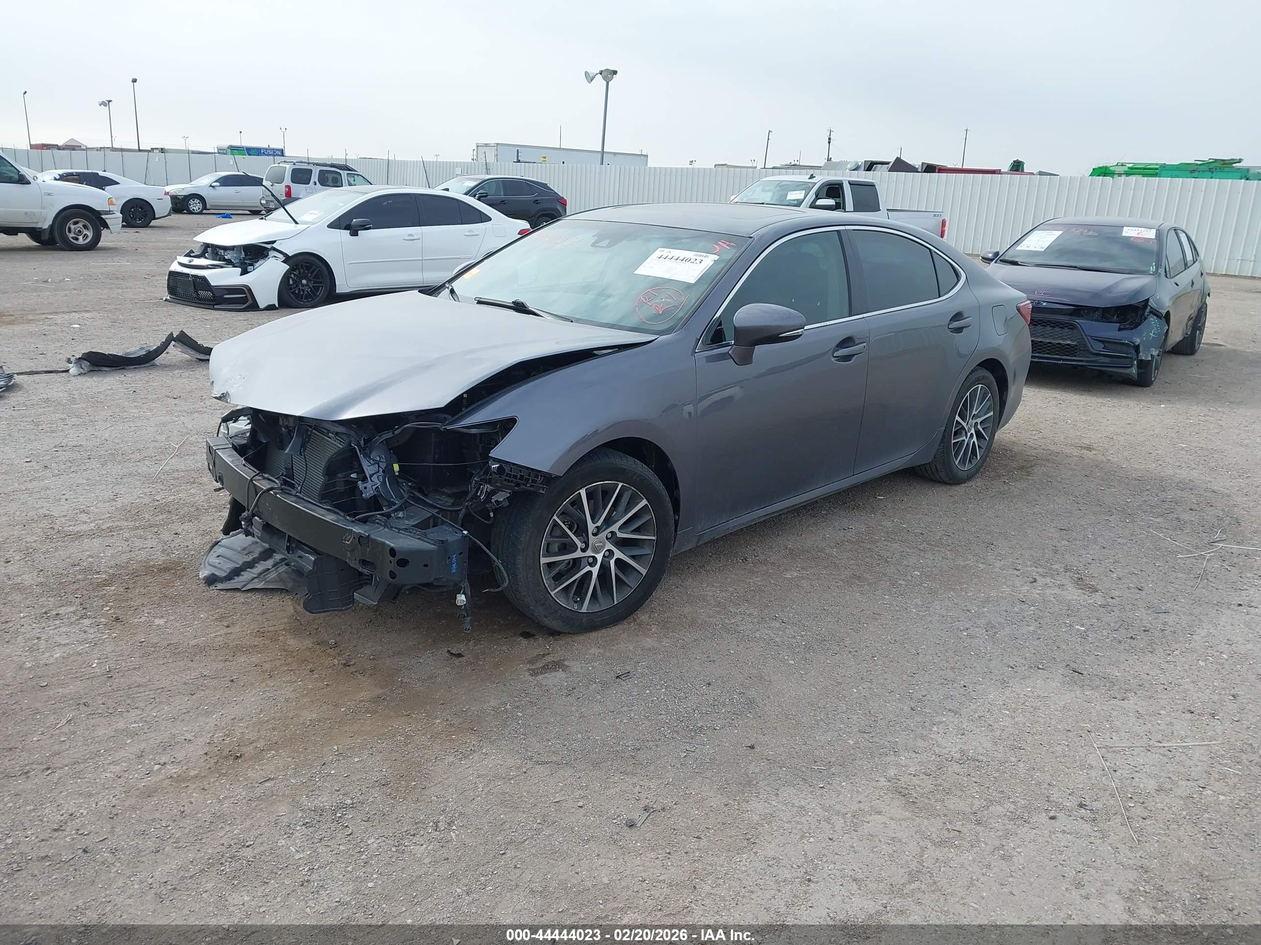 LEXUS ES image 2
