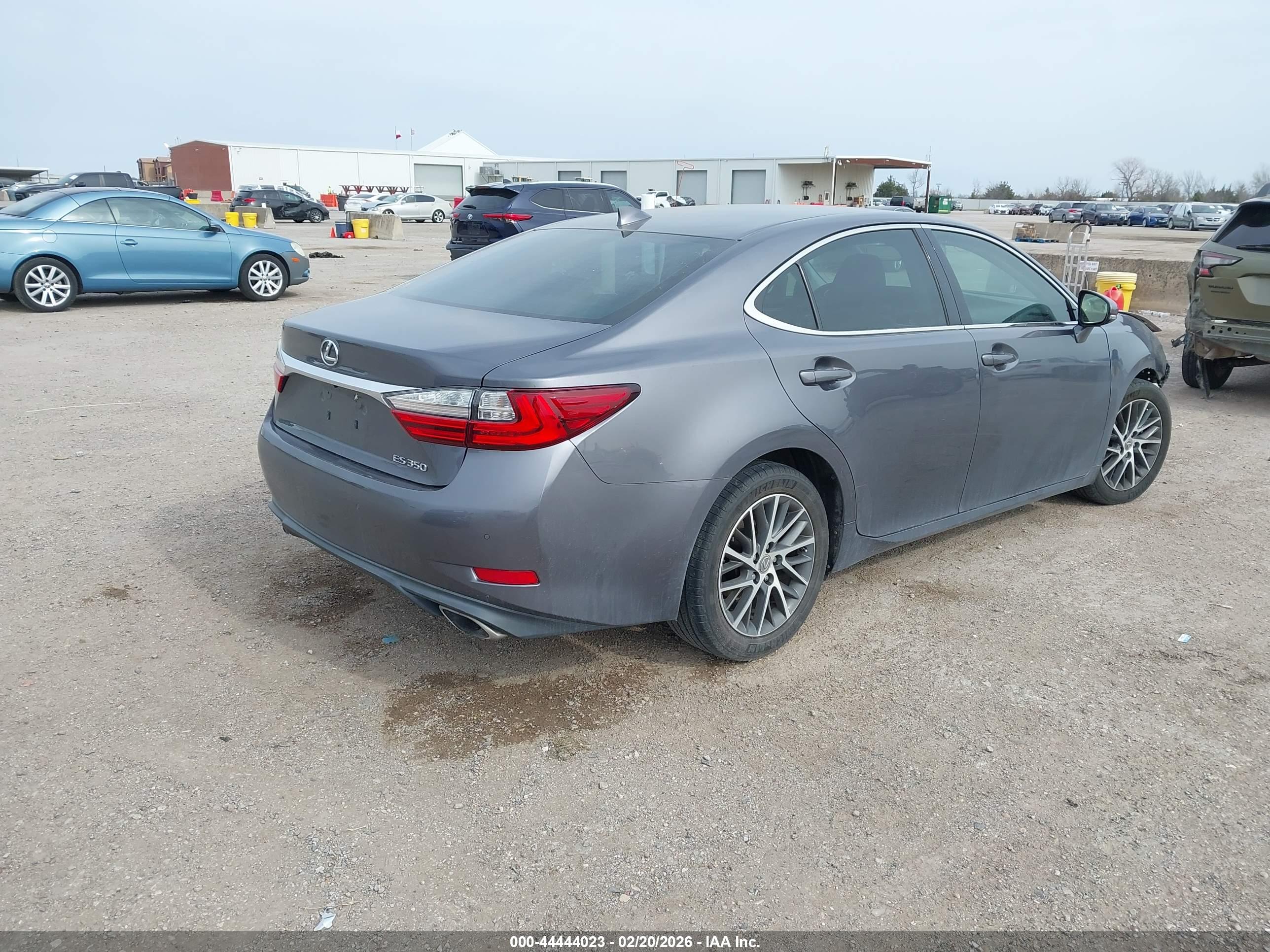 LEXUS ES image 4