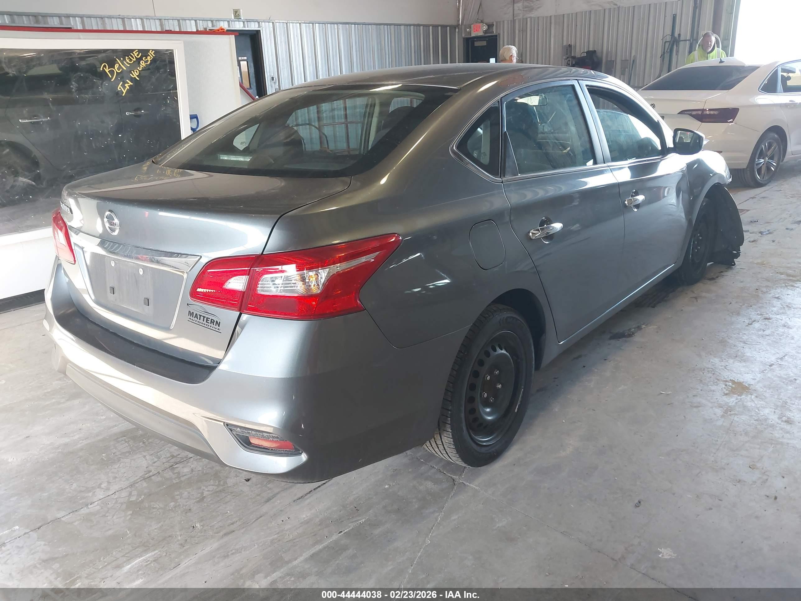 NISSAN SENTRA image 4