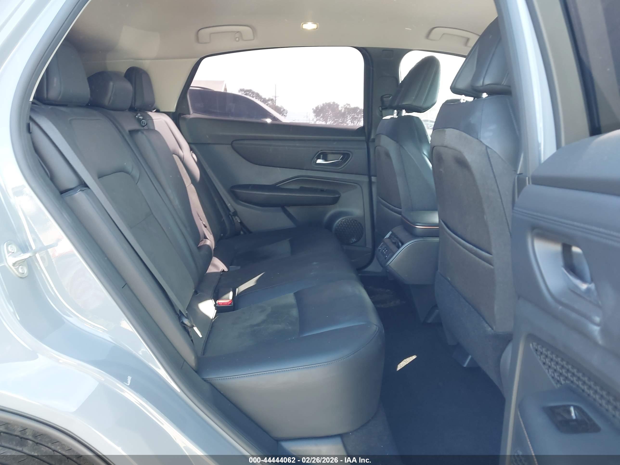 NISSAN ARIYA image 8