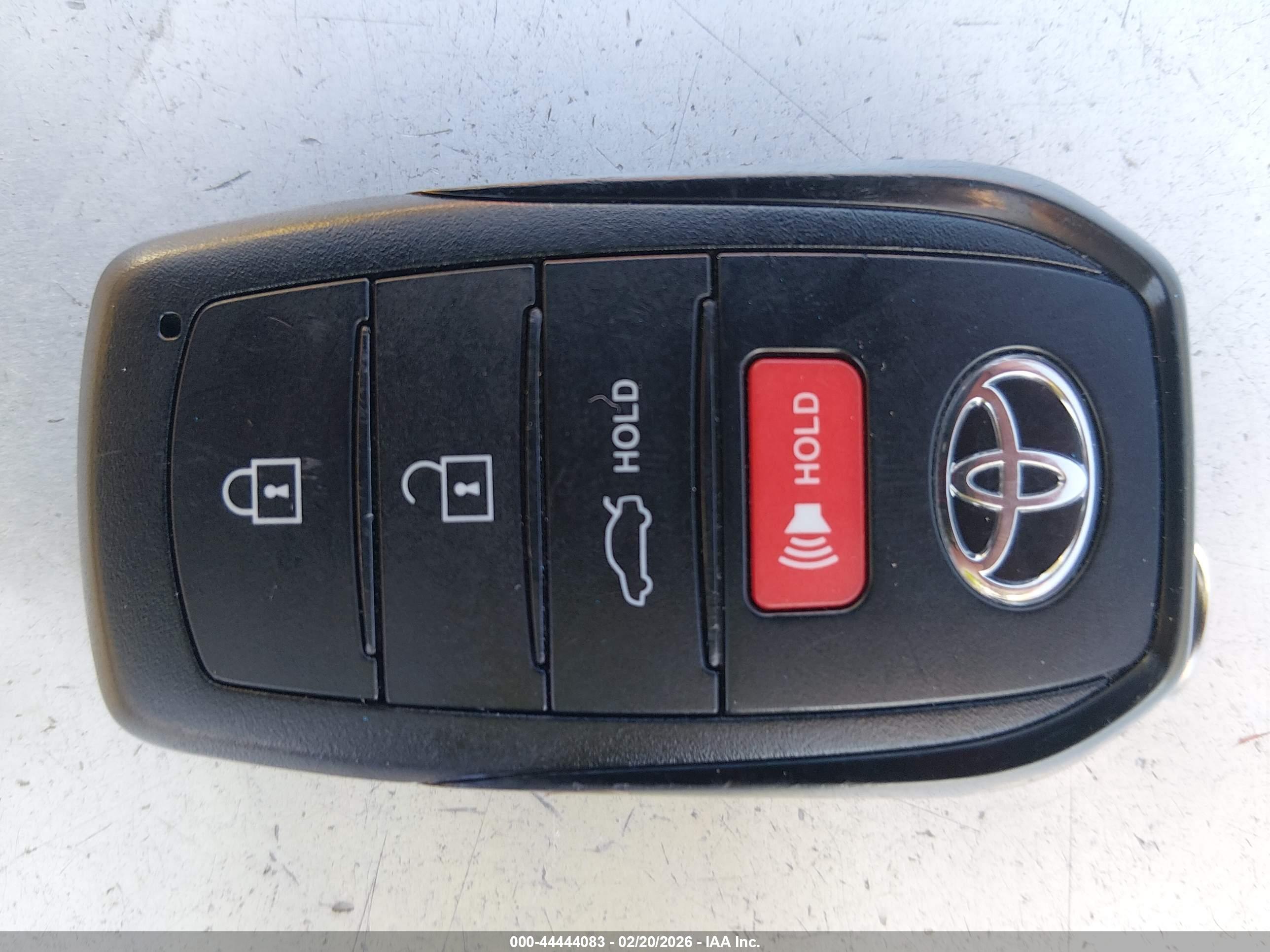 TOYOTA CAMRY image 11