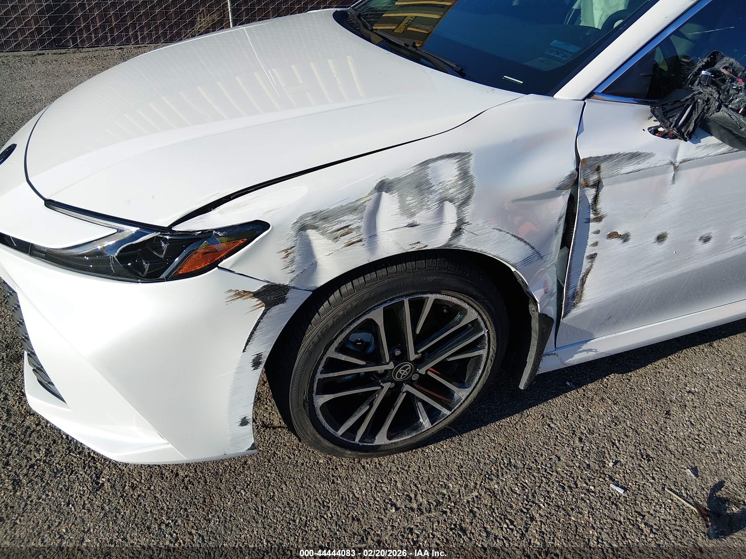 TOYOTA CAMRY image 6