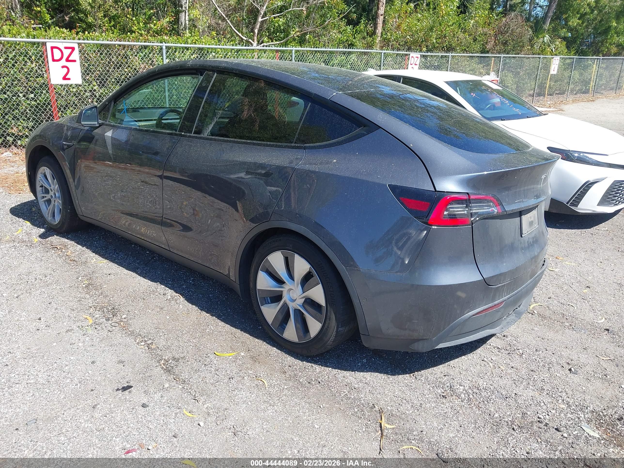 TESLA MODEL image 3
