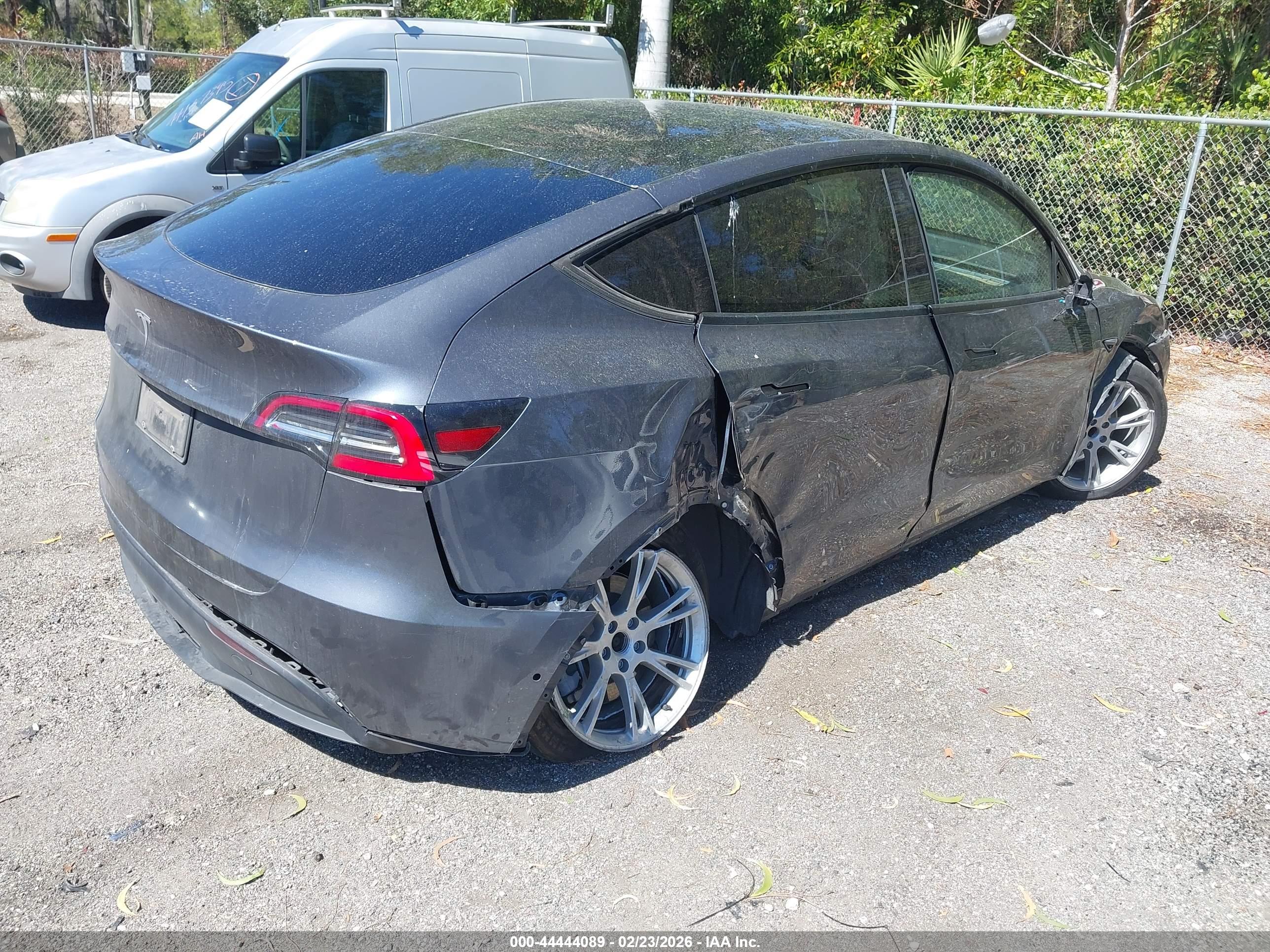 TESLA MODEL image 4