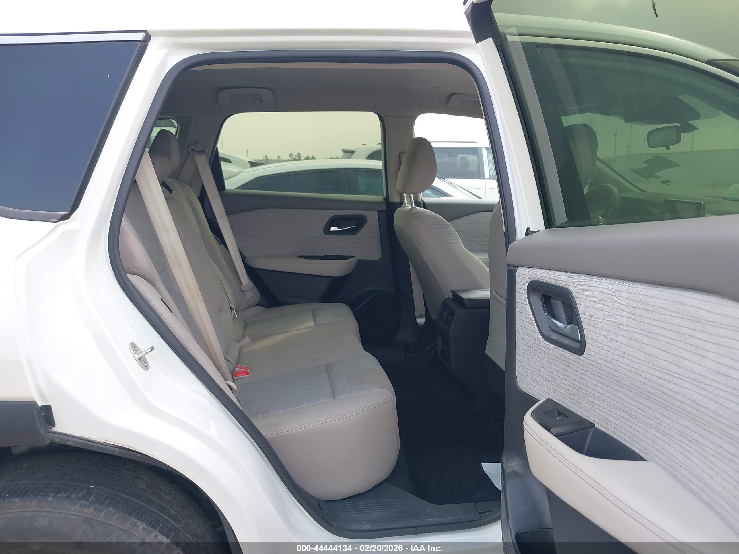NISSAN ROGUE image 8