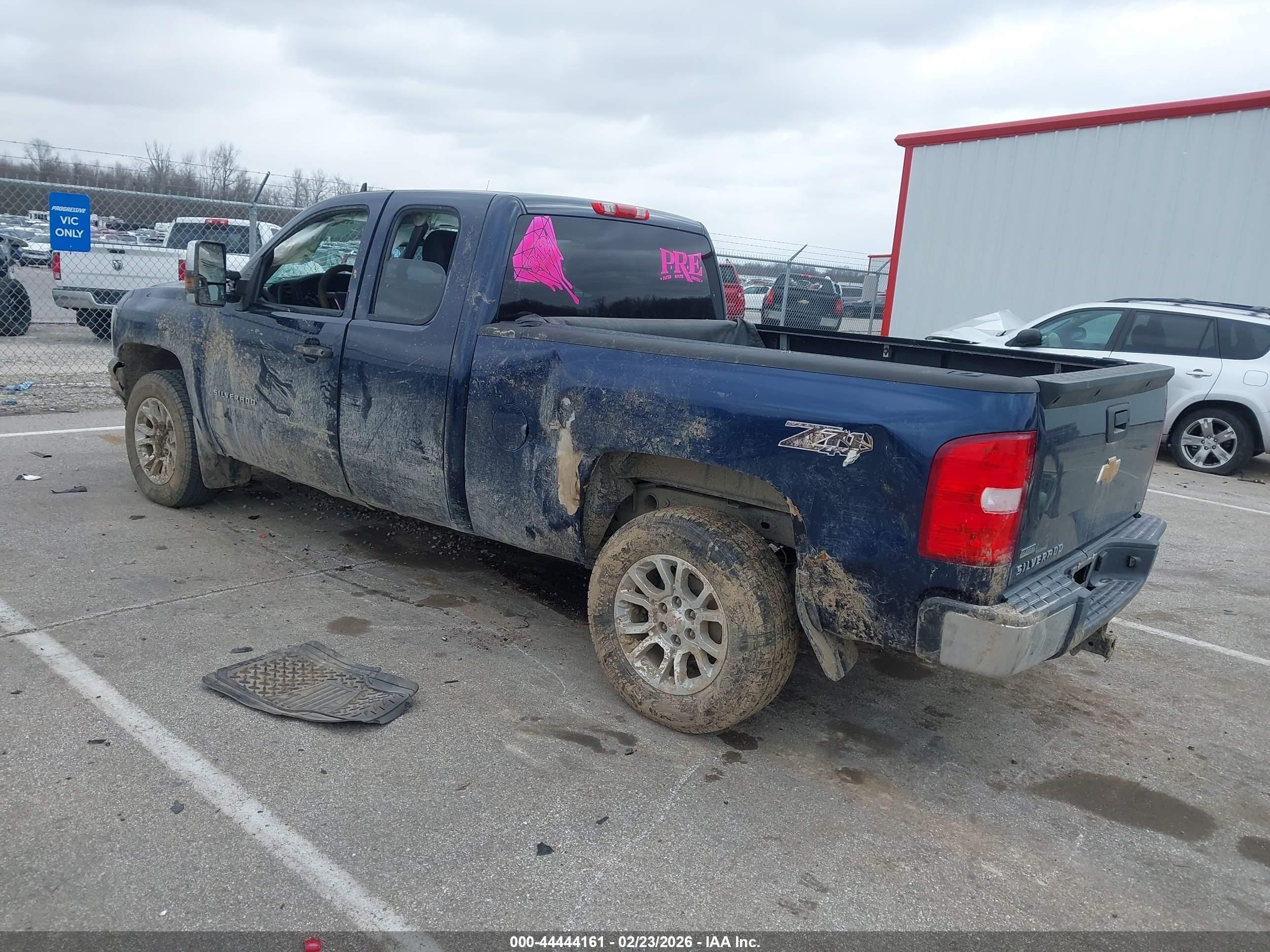 CHEVROLET SILVERADO image 3