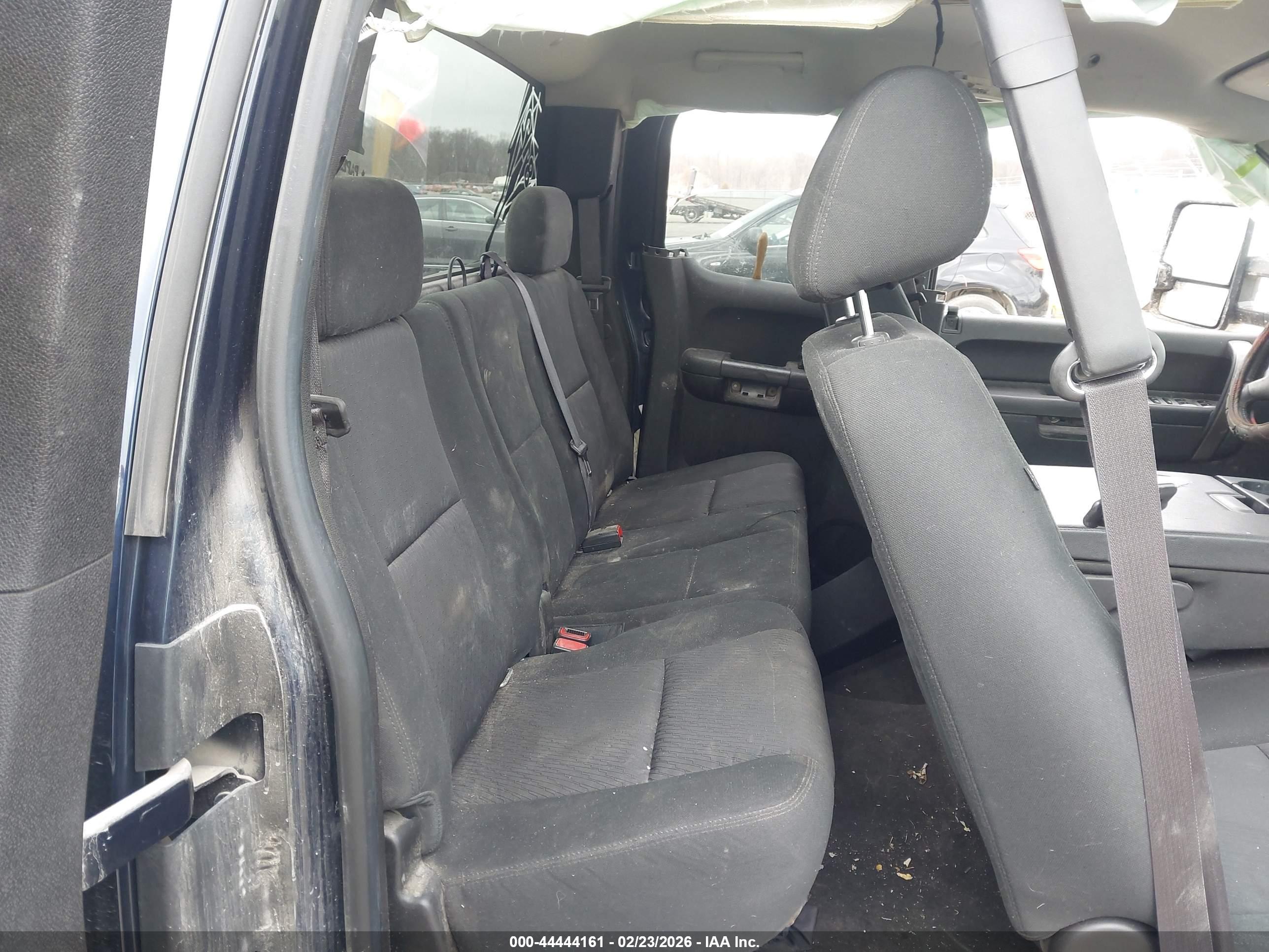 CHEVROLET SILVERADO image 8