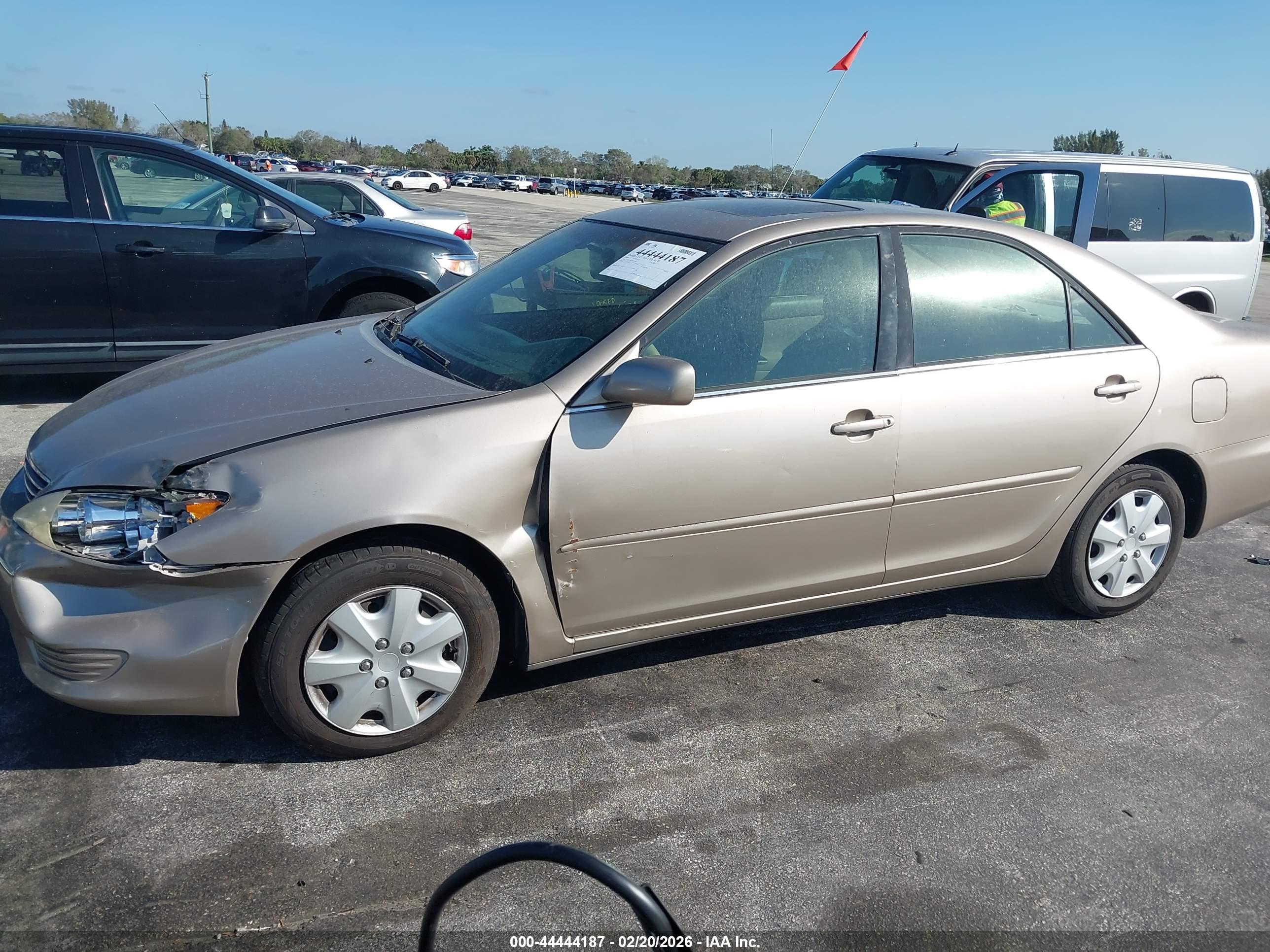 TOYOTA CAMRY image 6