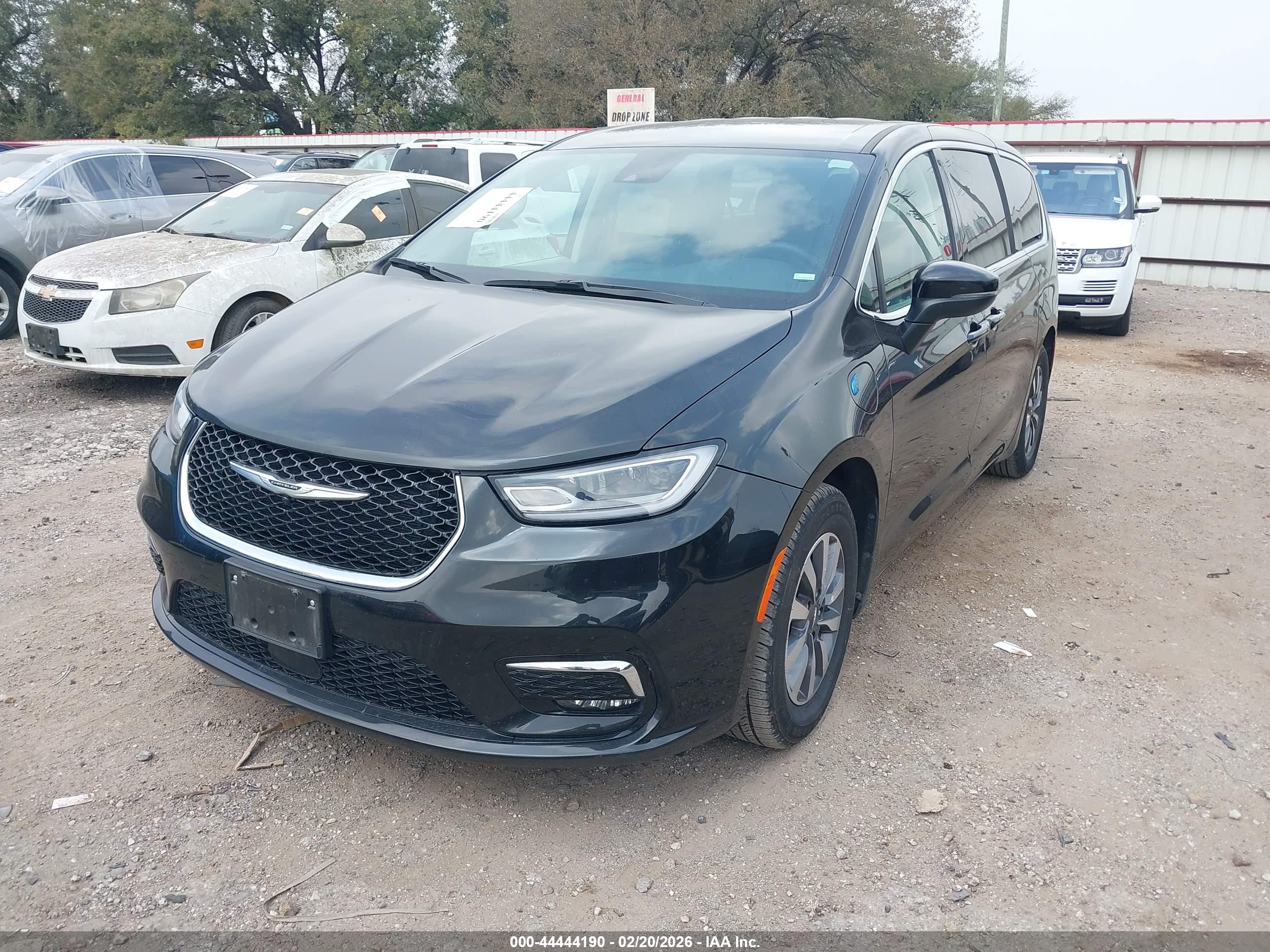 CHRYSLER PACIFICA image 2