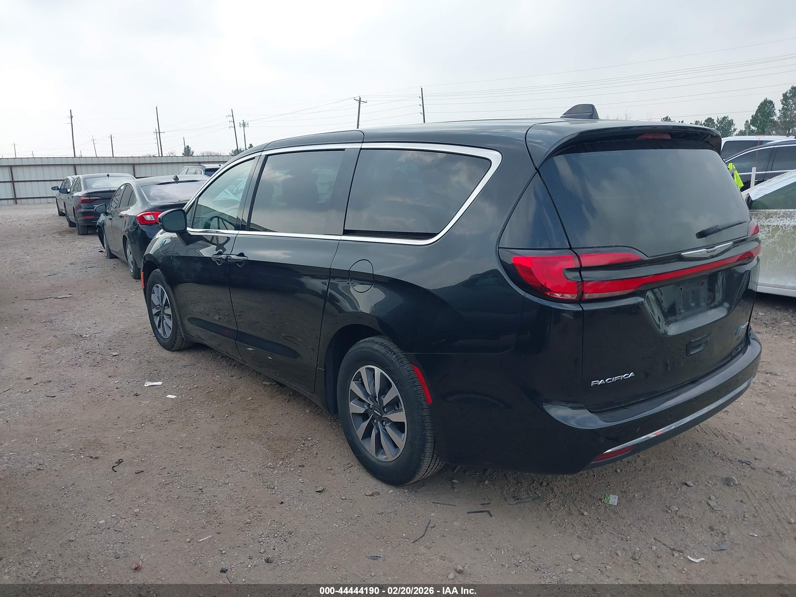 CHRYSLER PACIFICA image 3