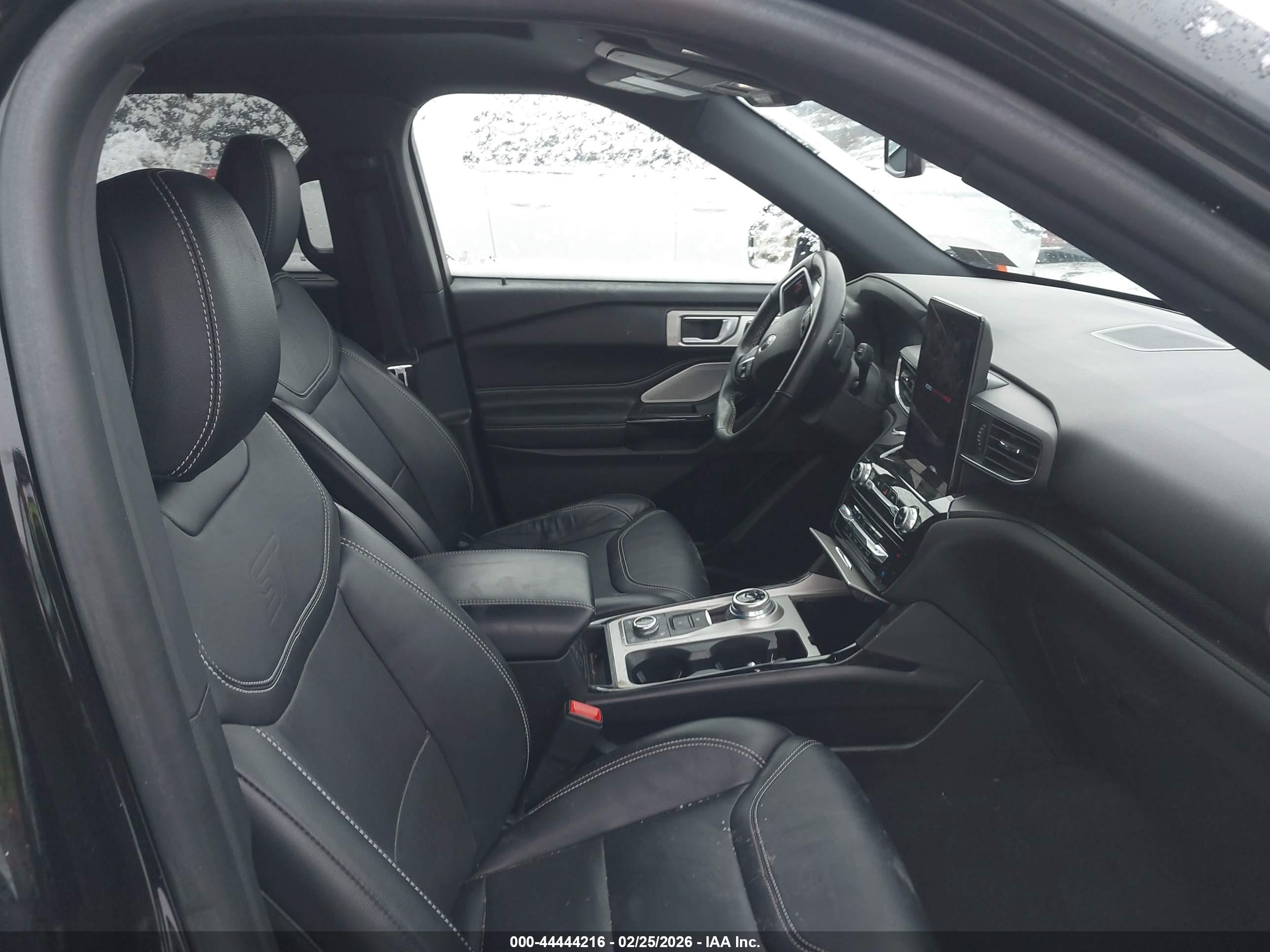 FORD EXPLORER image 5