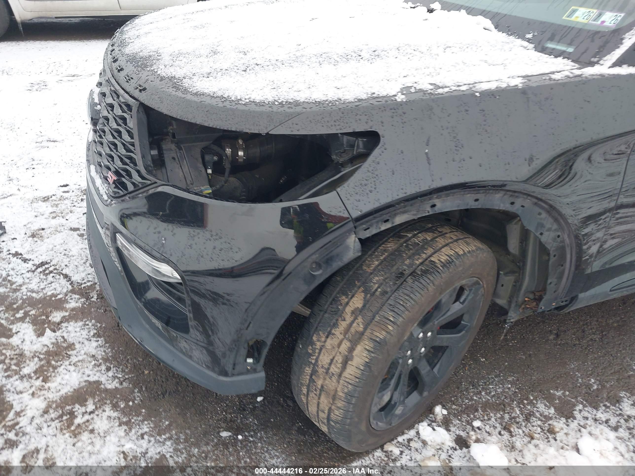 FORD EXPLORER image 6