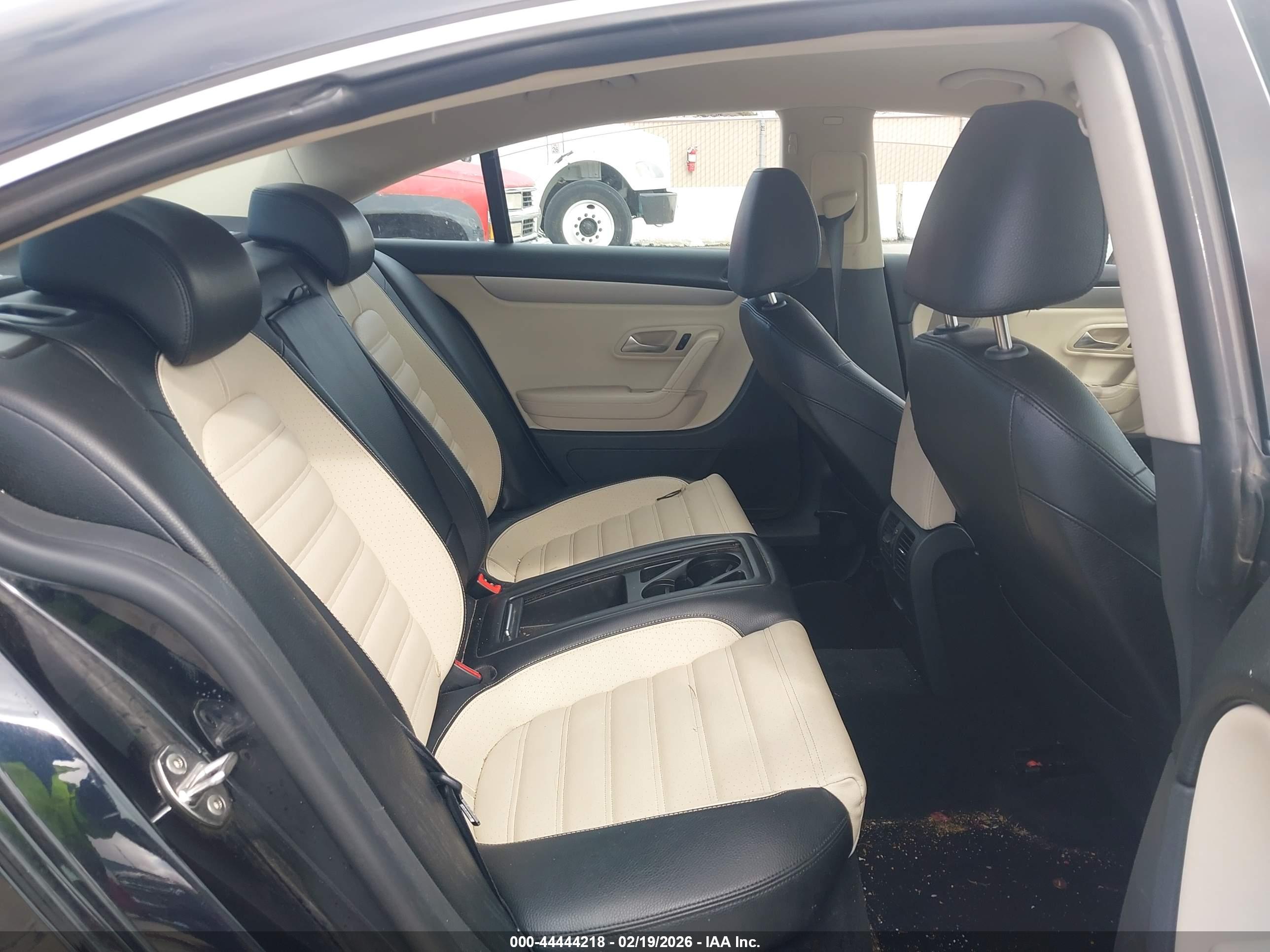 VOLKSWAGEN CC image 8