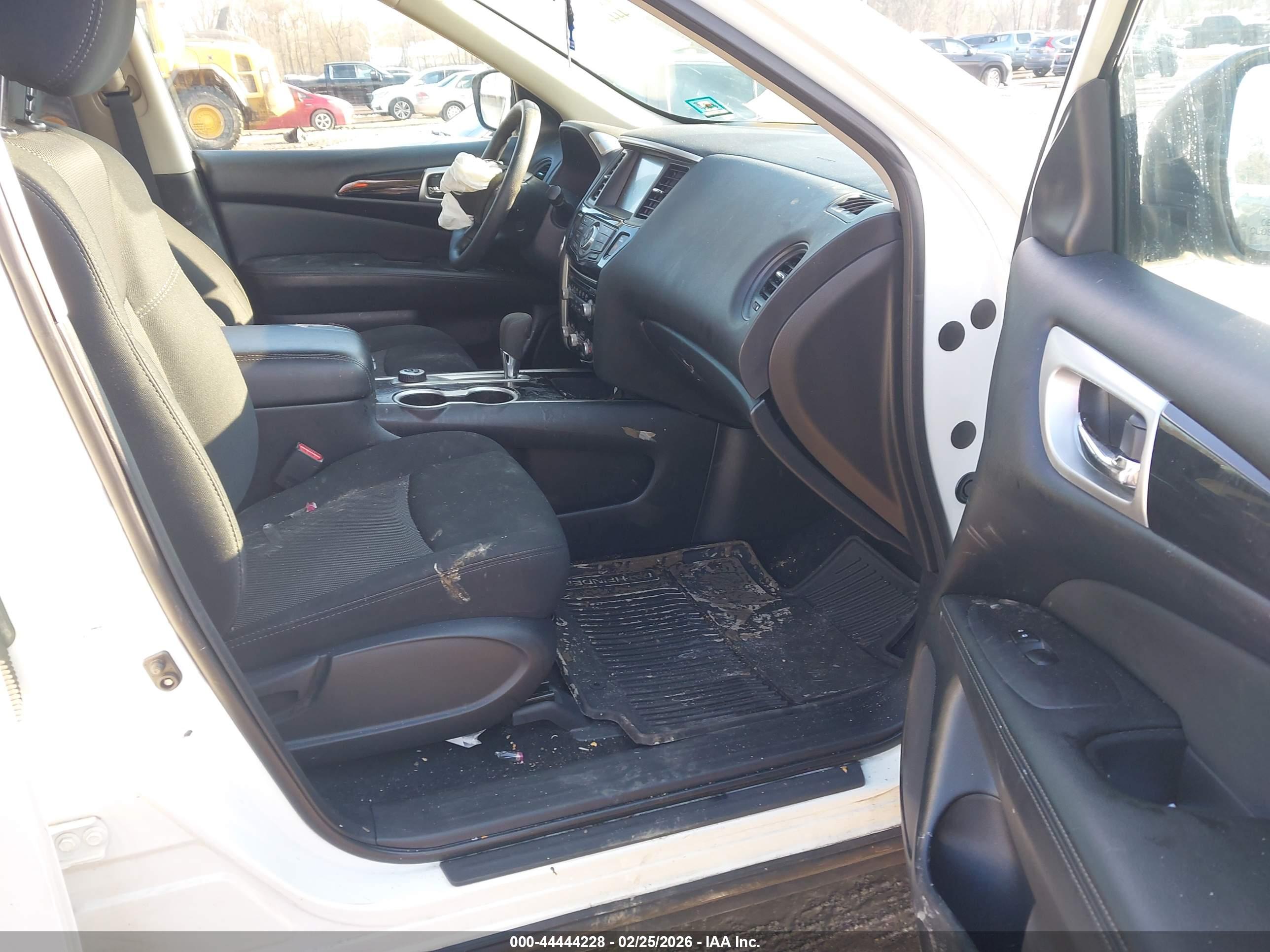 NISSAN PATHFINDER image 5