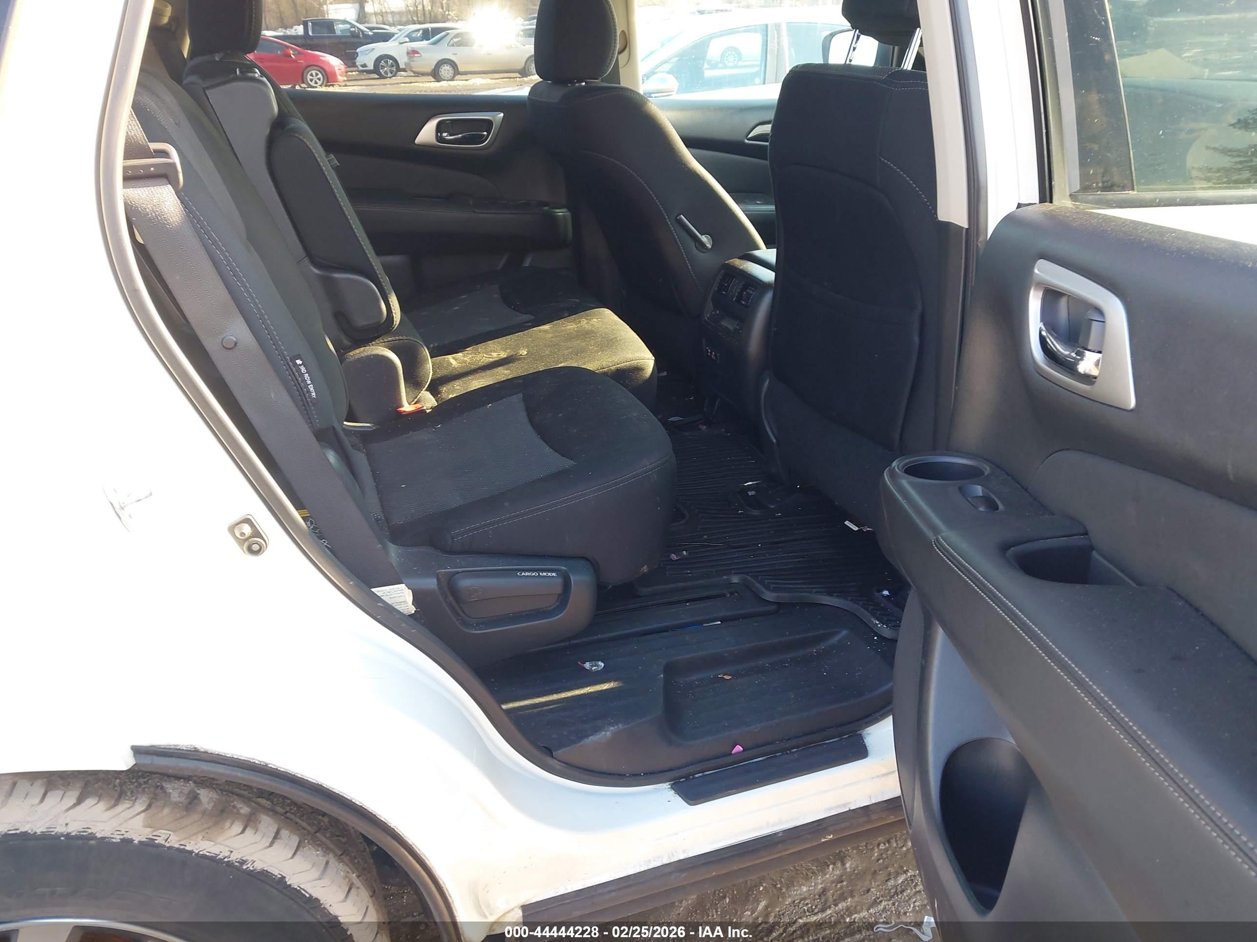 NISSAN PATHFINDER image 8
