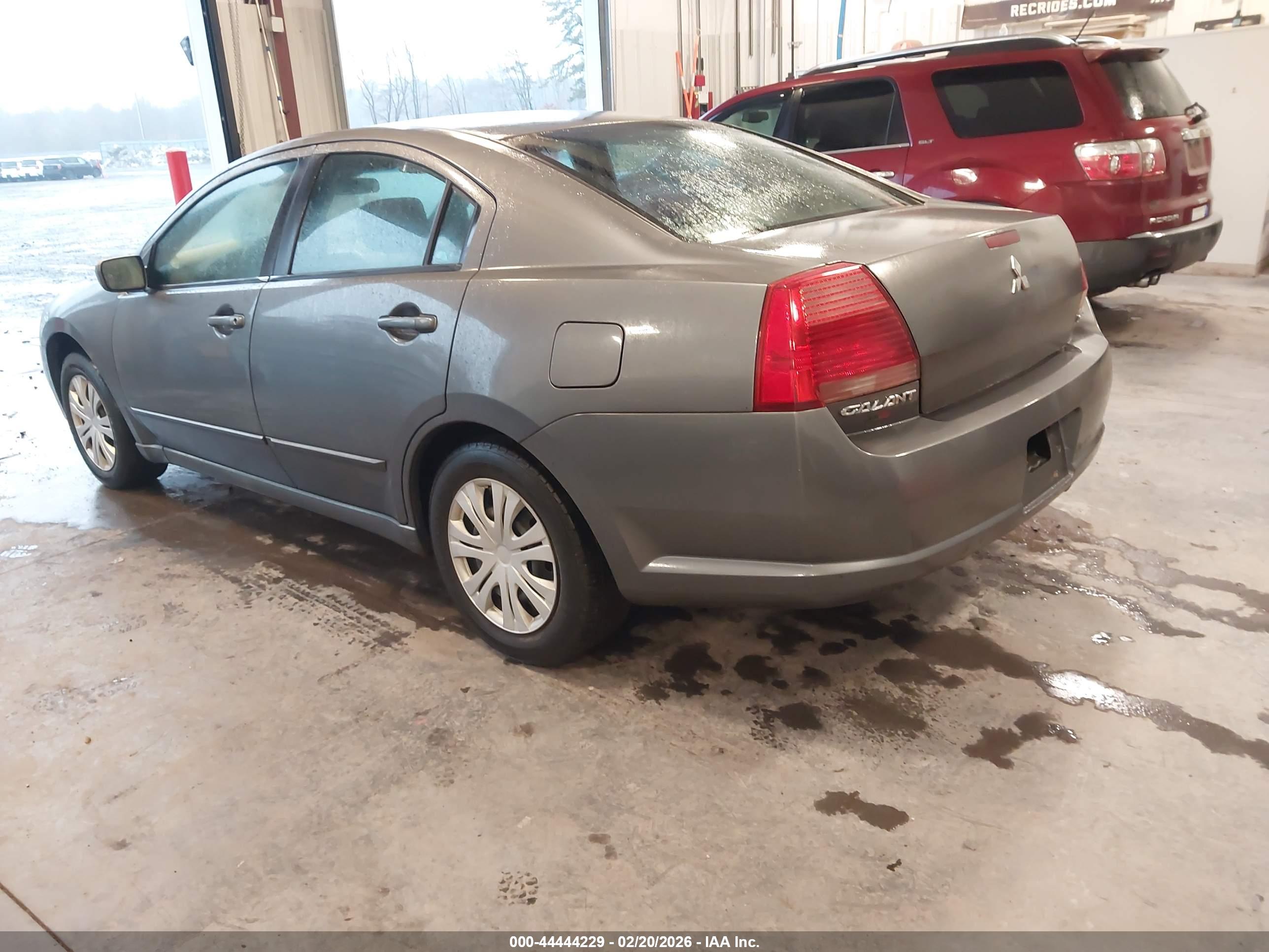 MITSUBISHI GALANT image 3