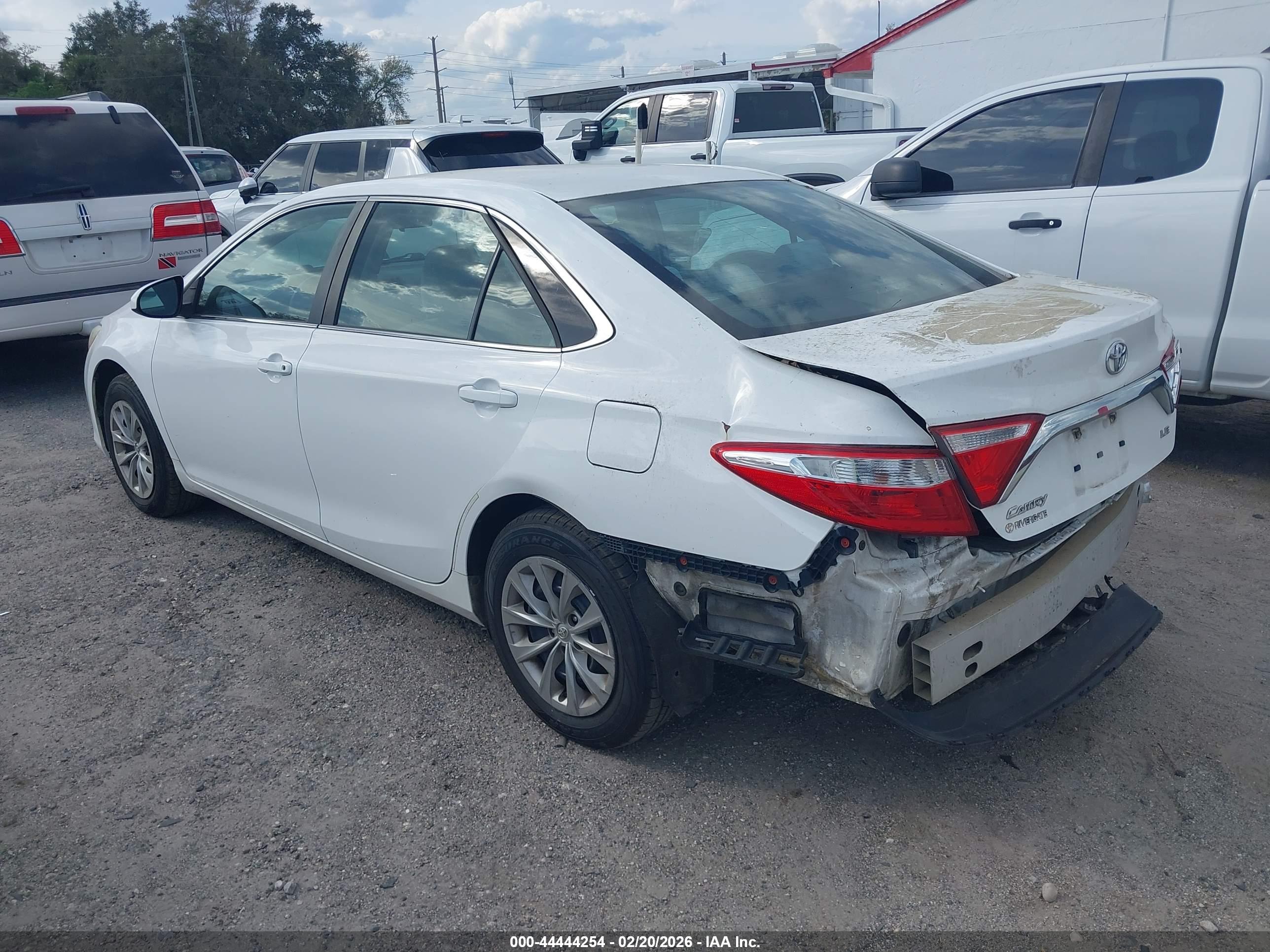 TOYOTA CAMRY image 3