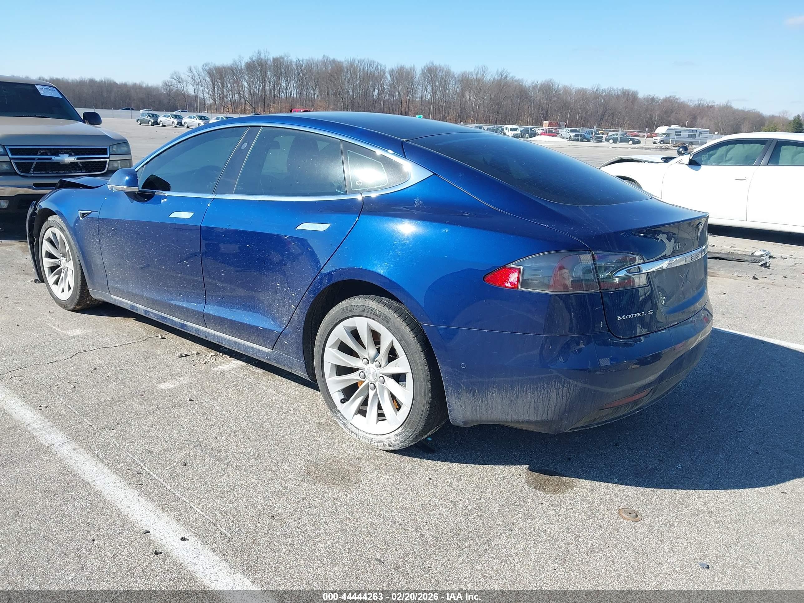 TESLA MODEL image 3