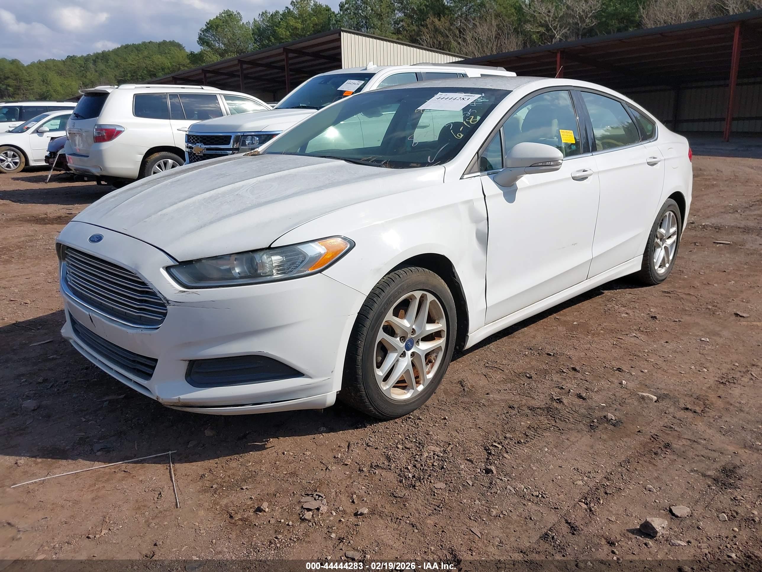 FORD FUSION image 2