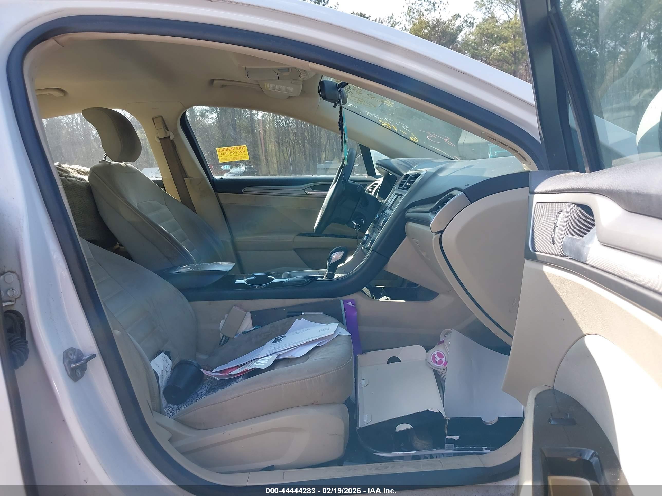 FORD FUSION image 5