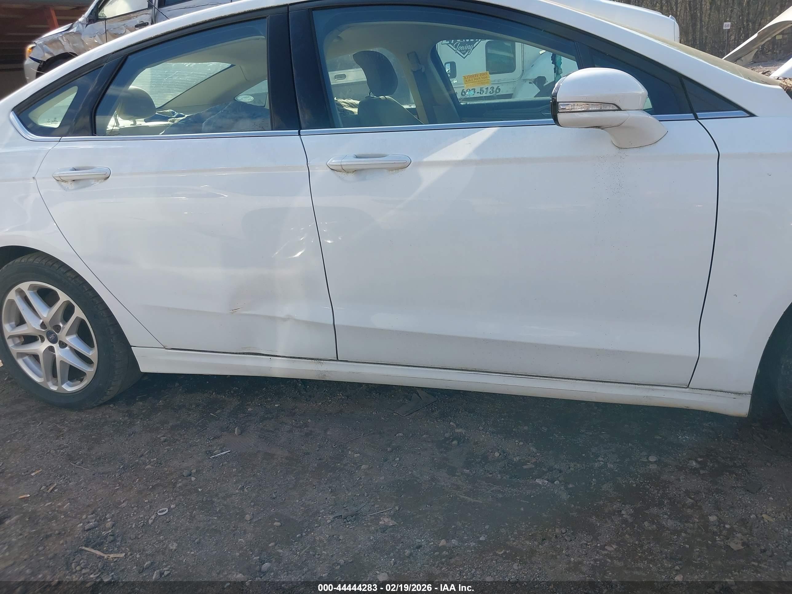 FORD FUSION image 6