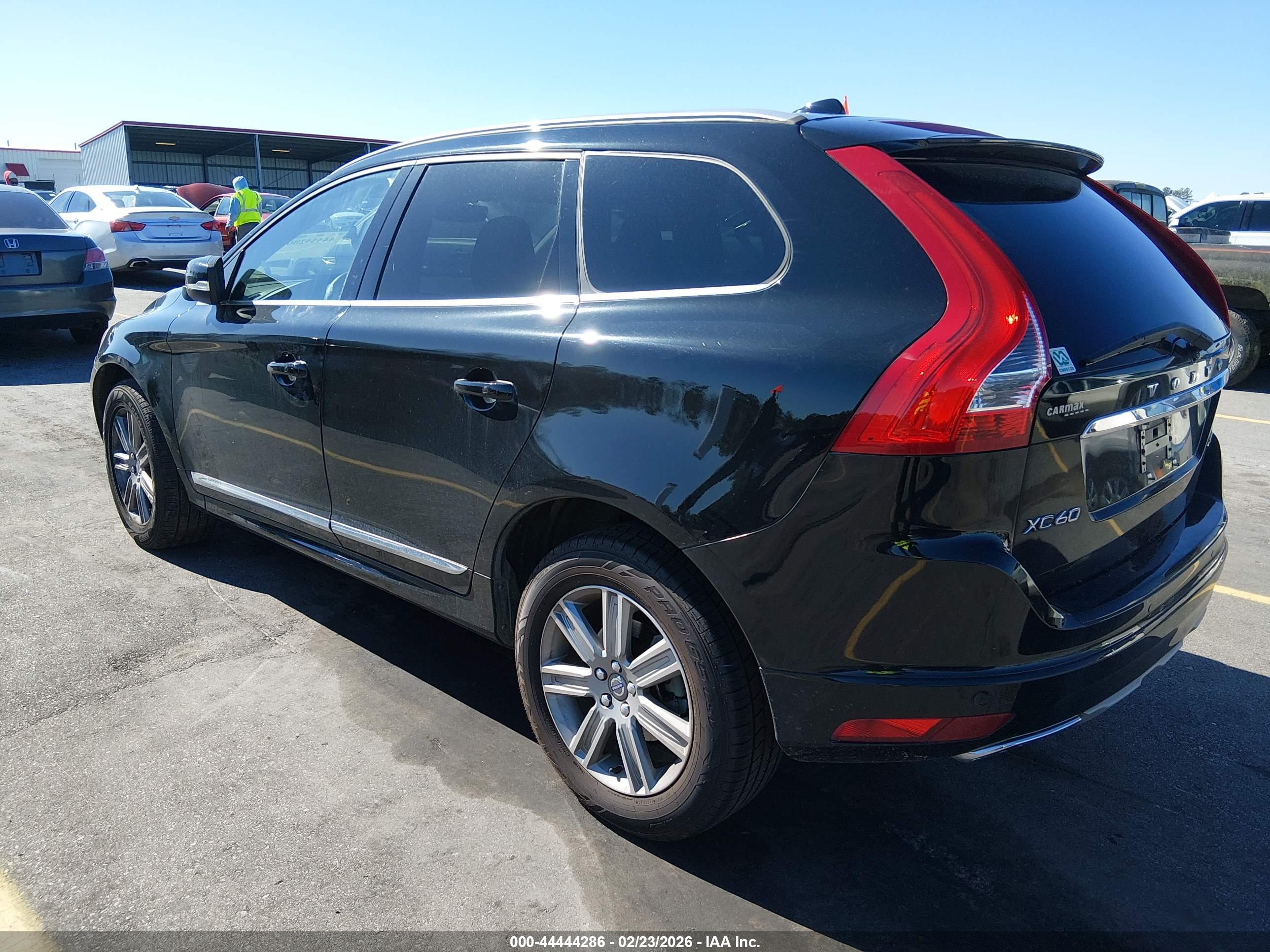 VOLVO XC60 image 3