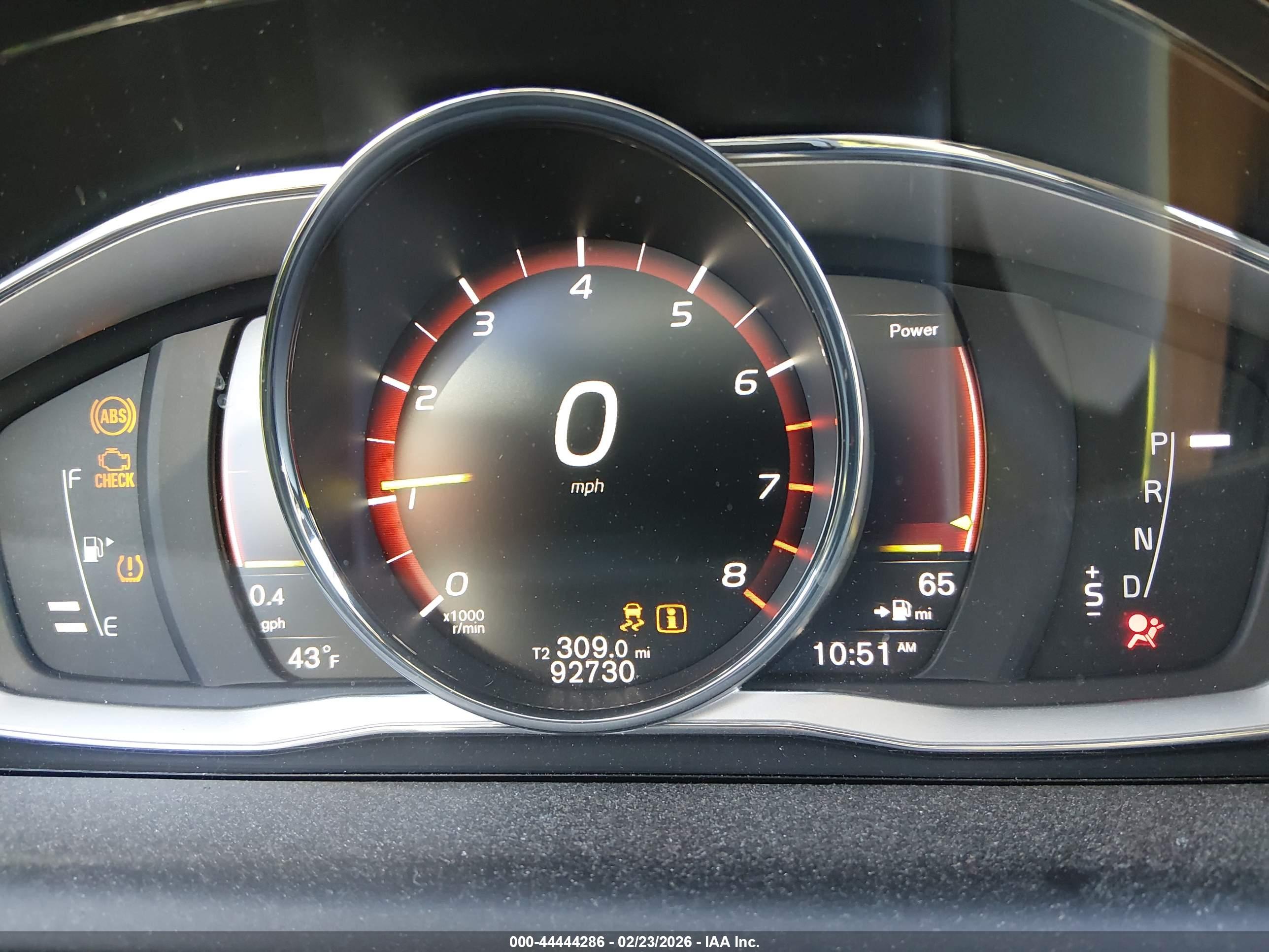 VOLVO XC60 image 7