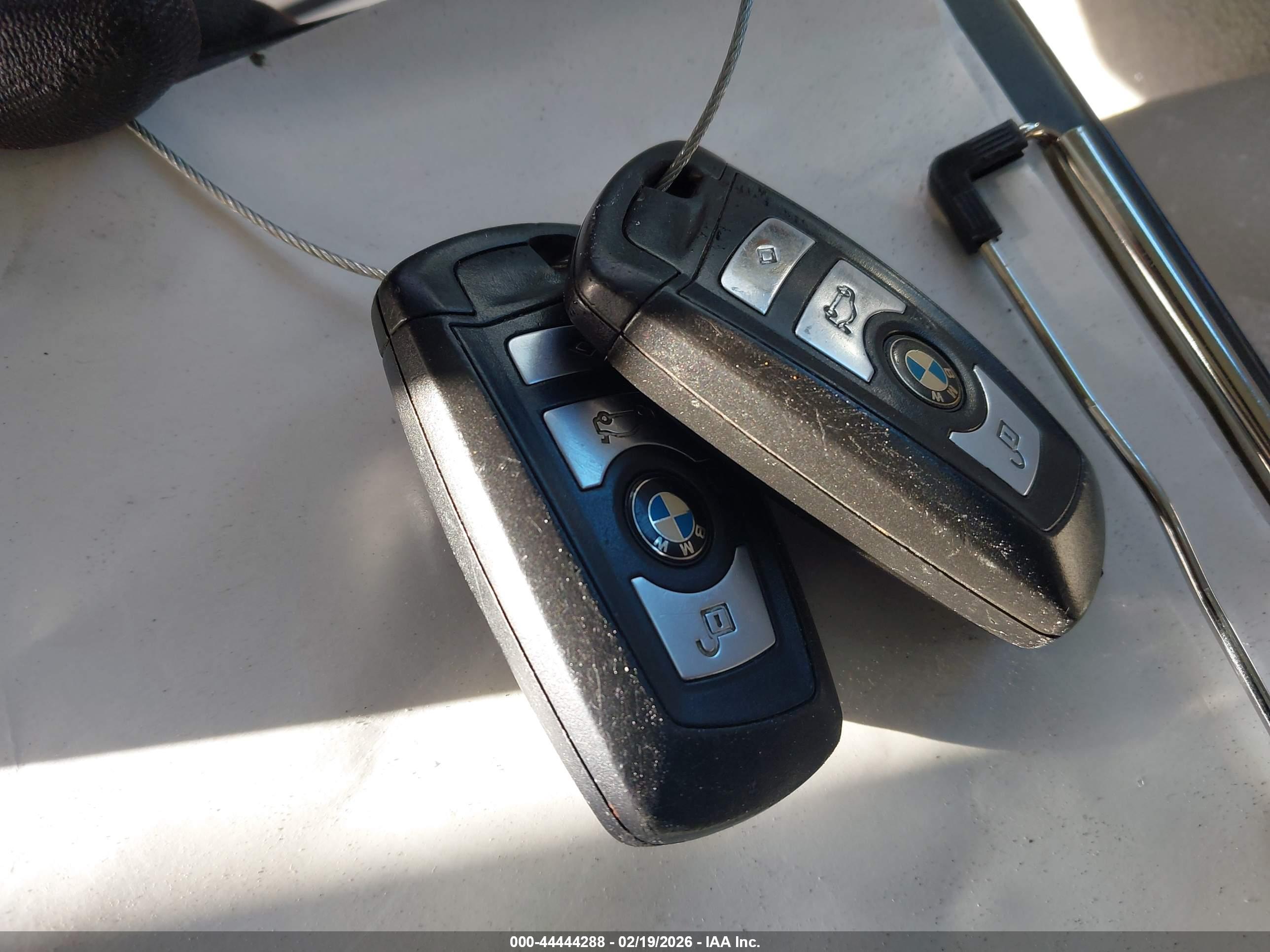 BMW 528I image 11