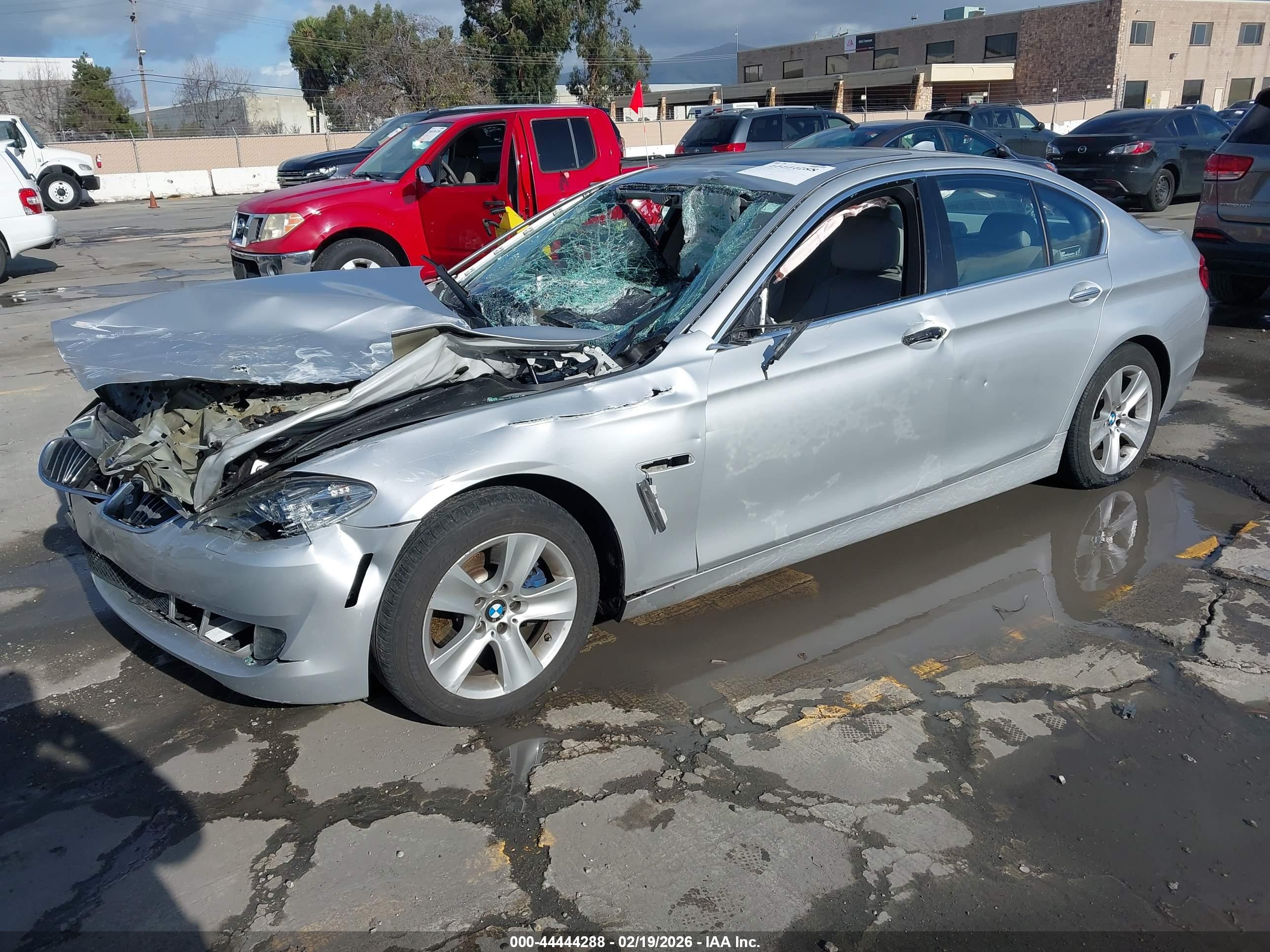 BMW 528I image 2