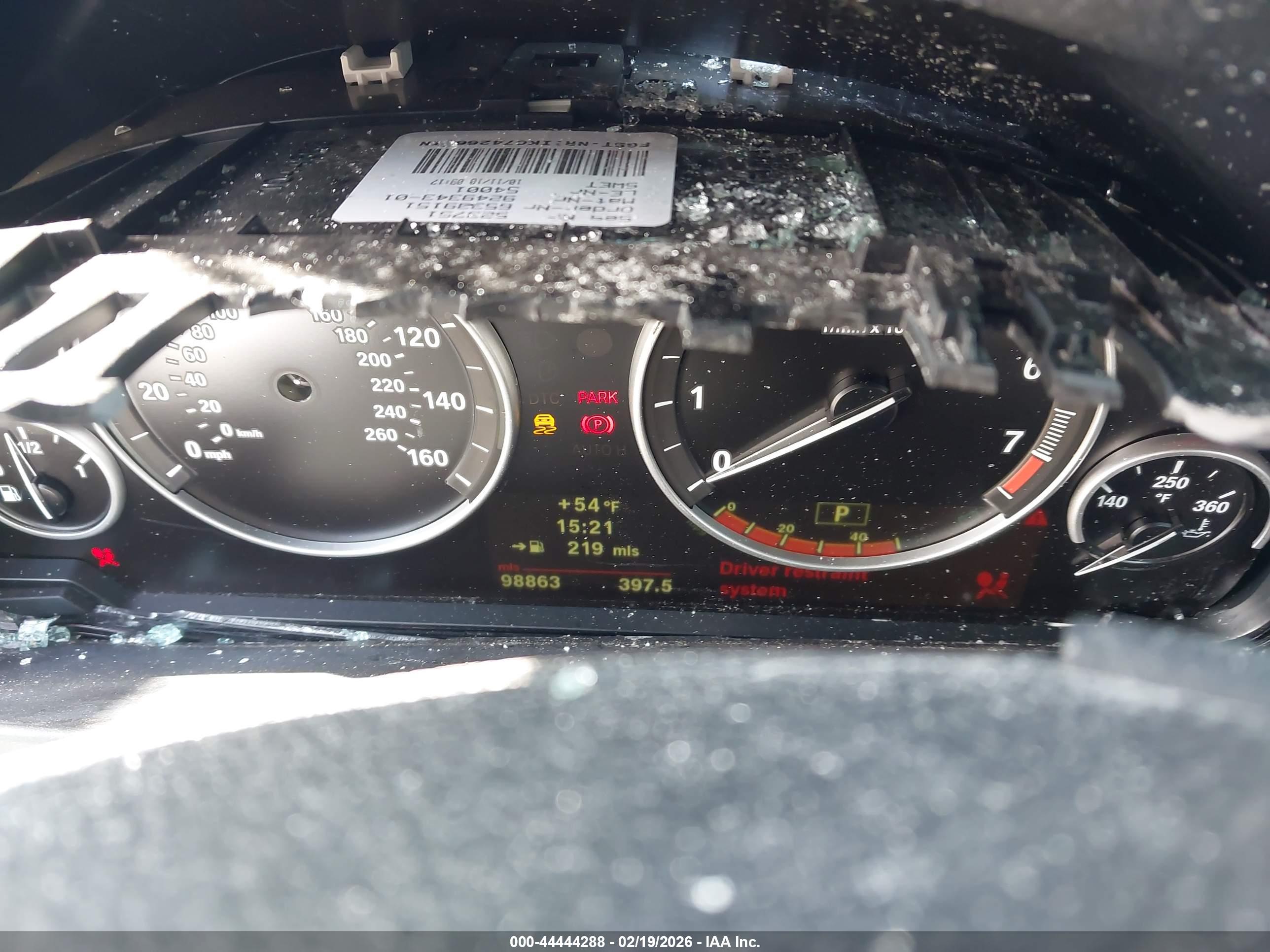 BMW 528I image 7