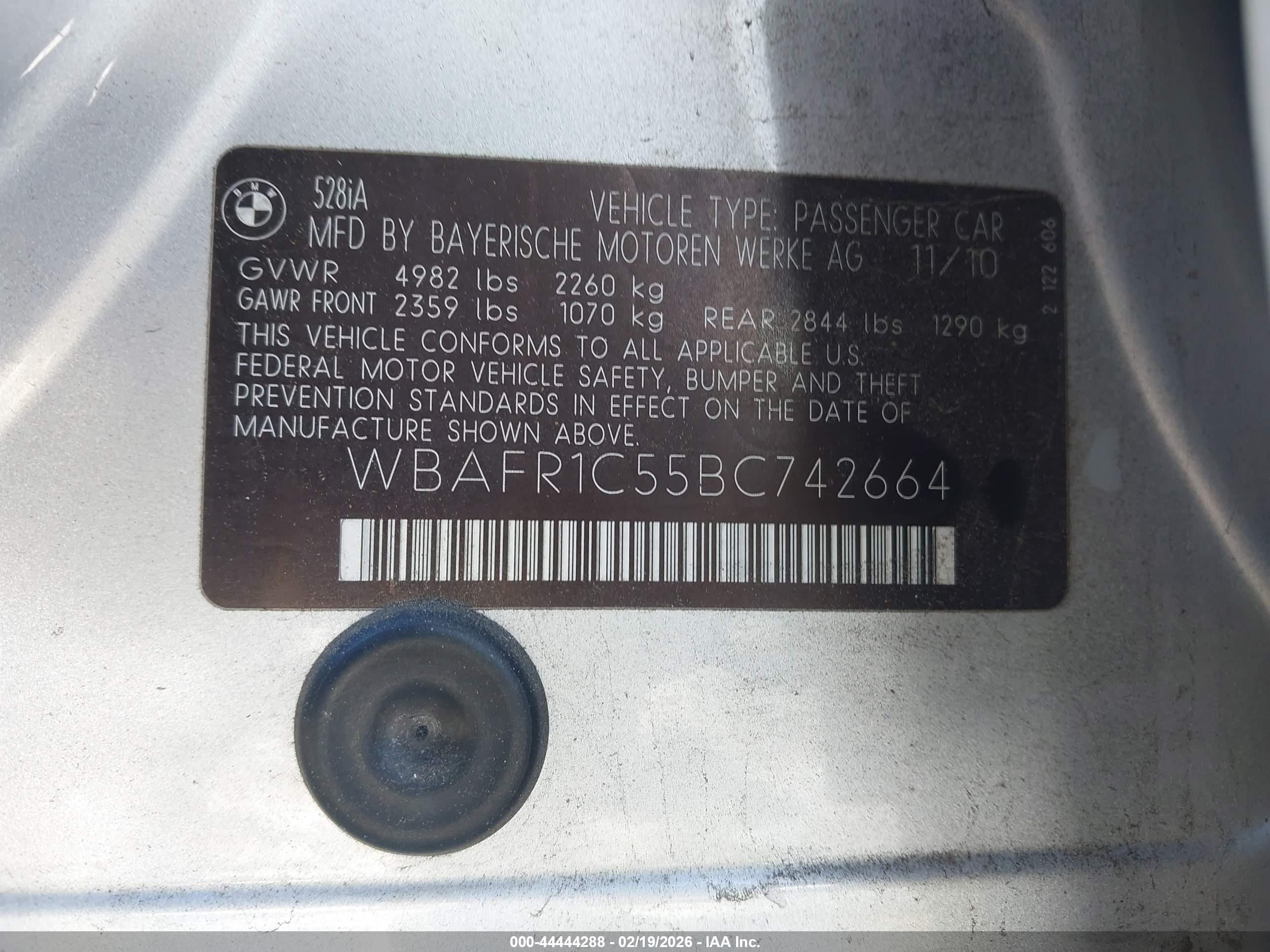 BMW 528I image 9