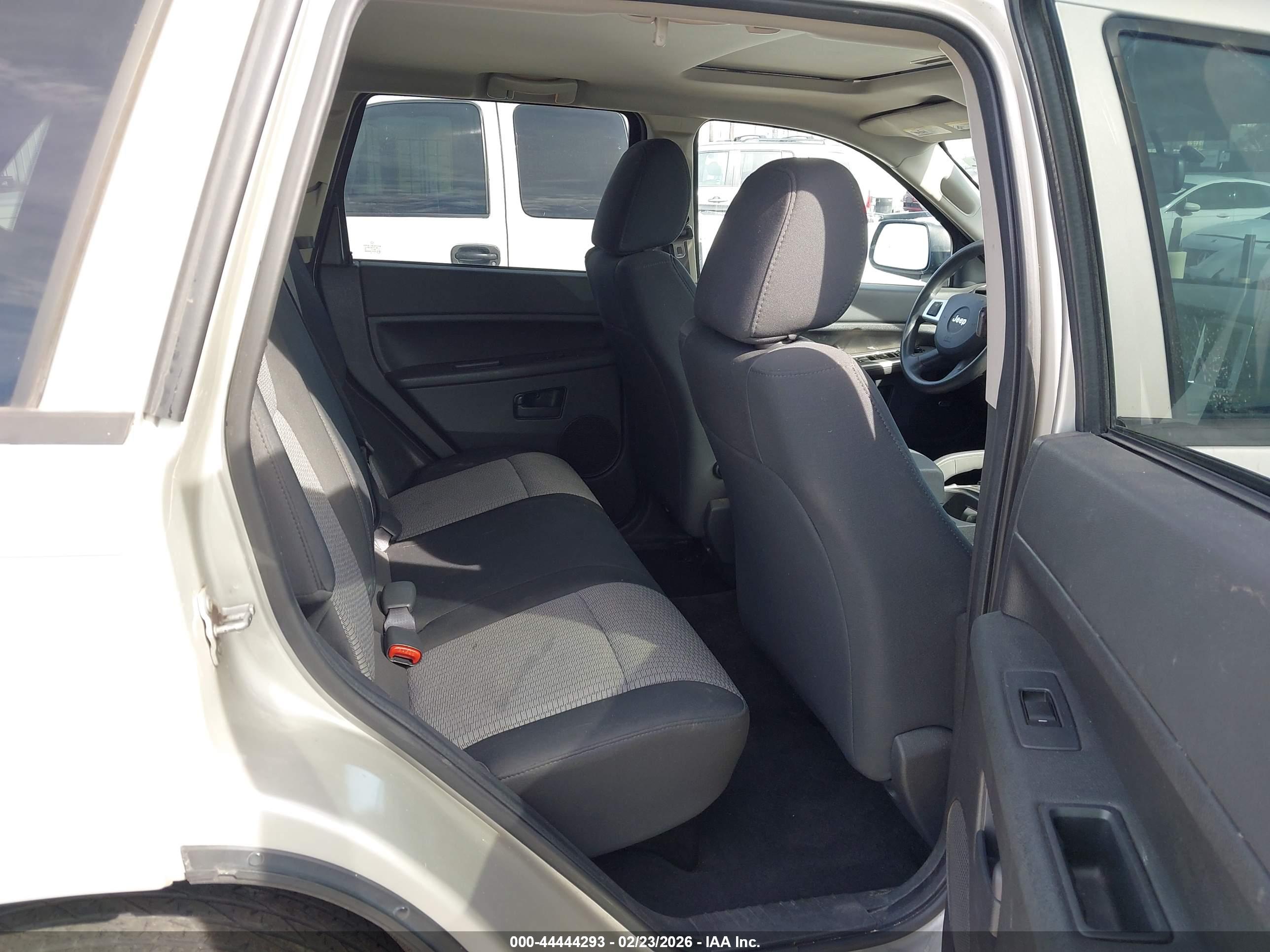 JEEP GRAND image 8