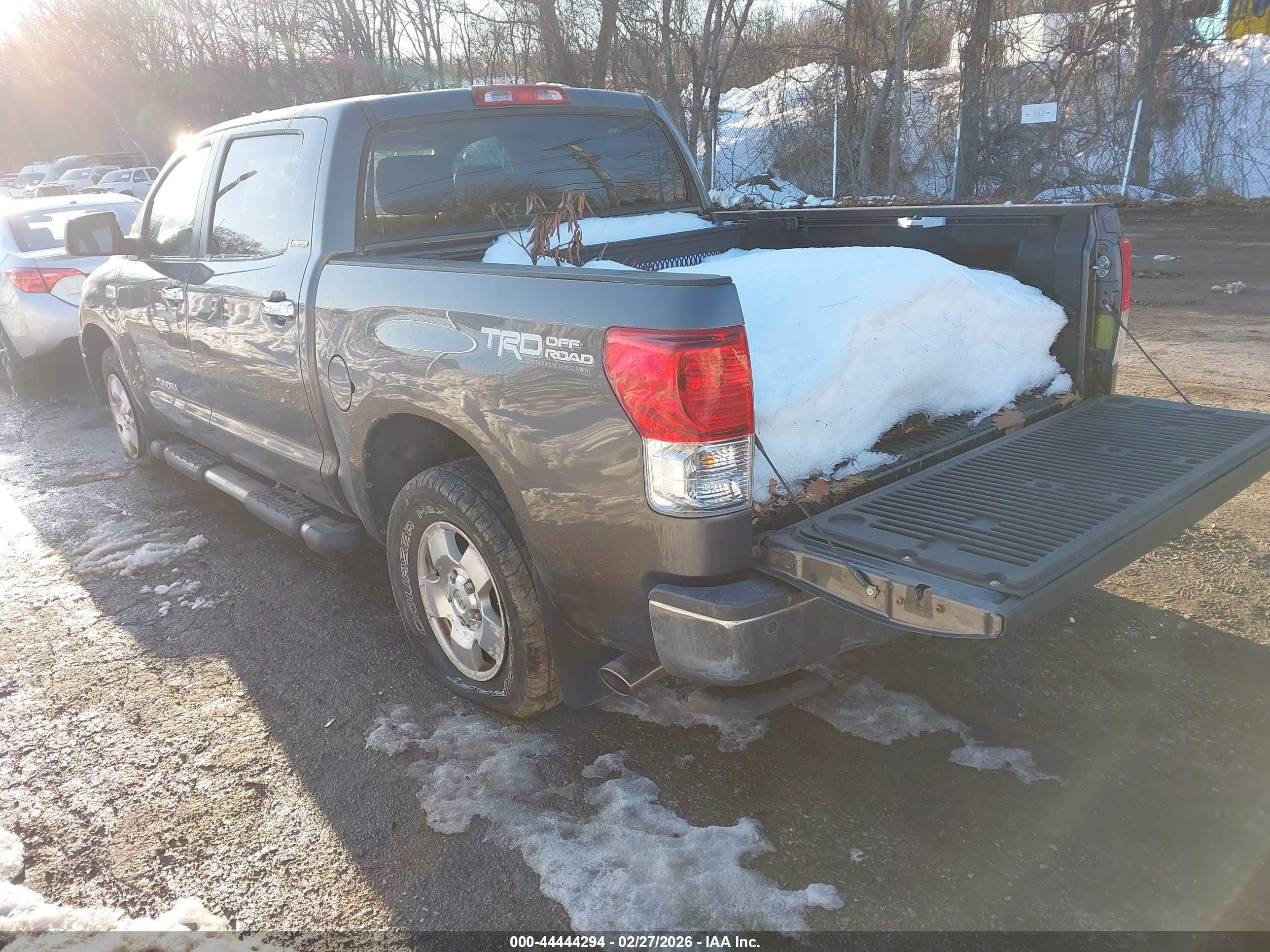 TOYOTA TUNDRA image 3