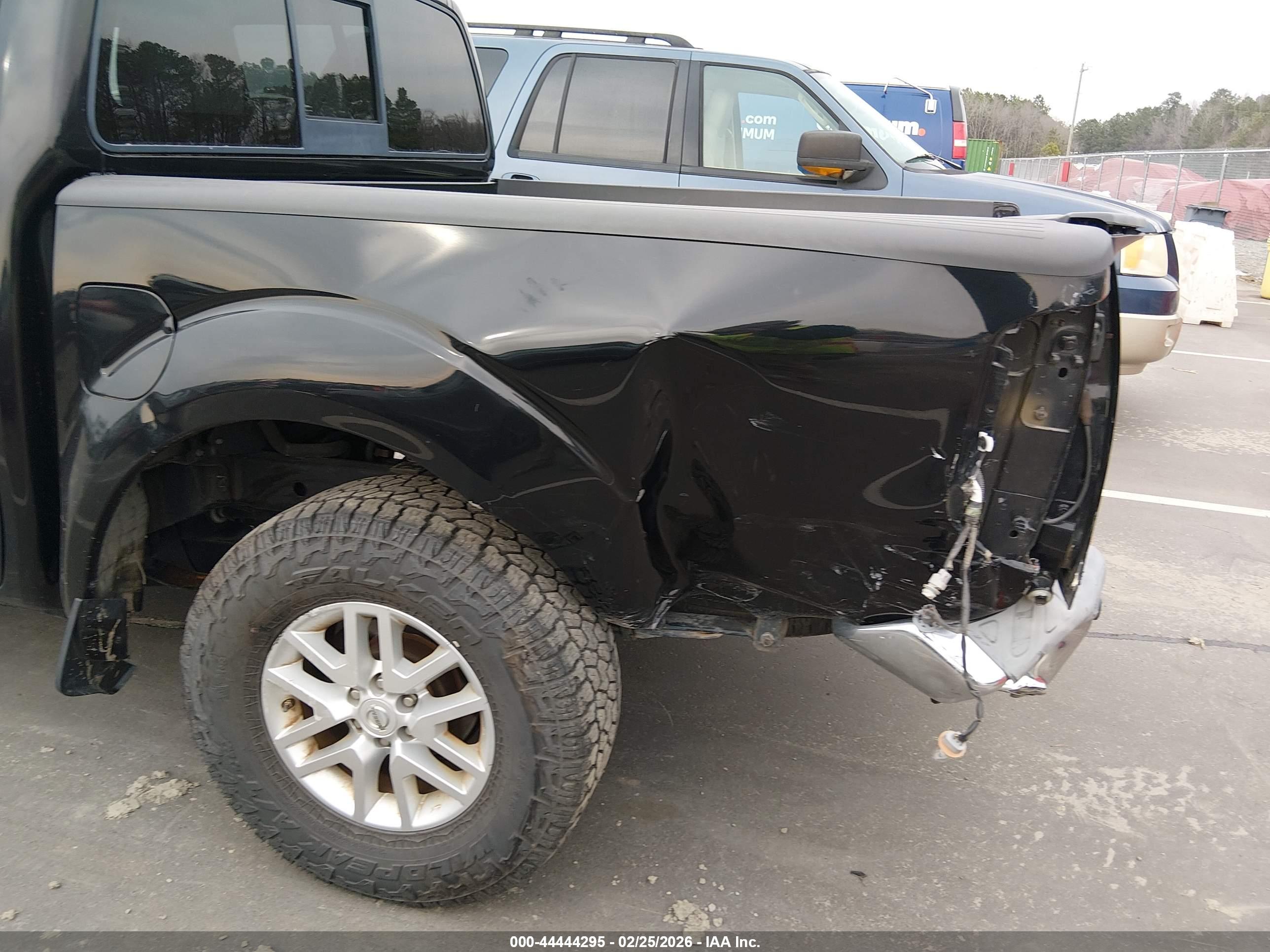 NISSAN FRONTIER image 6