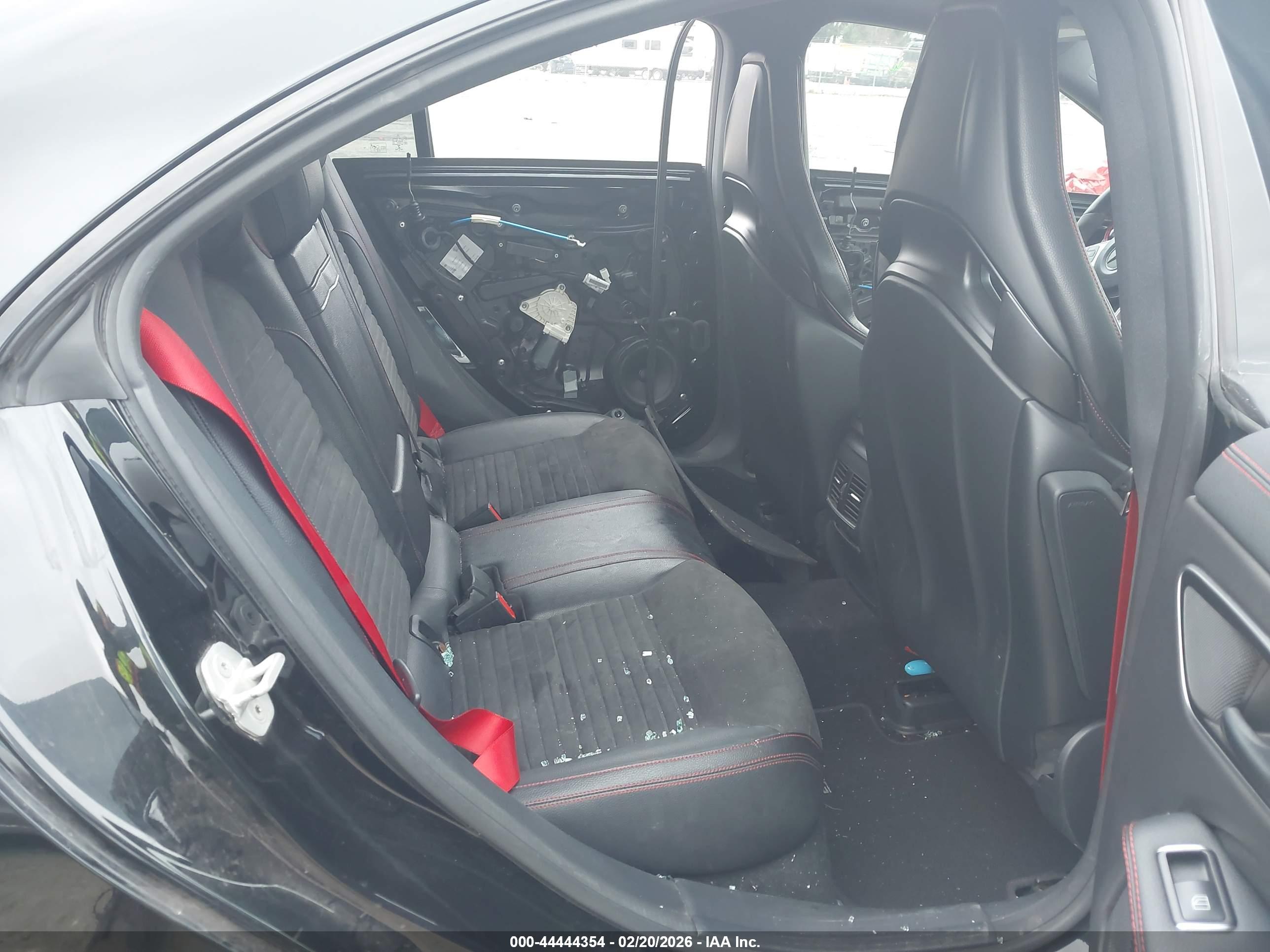 MERCEDES-BENZ CLA image 8