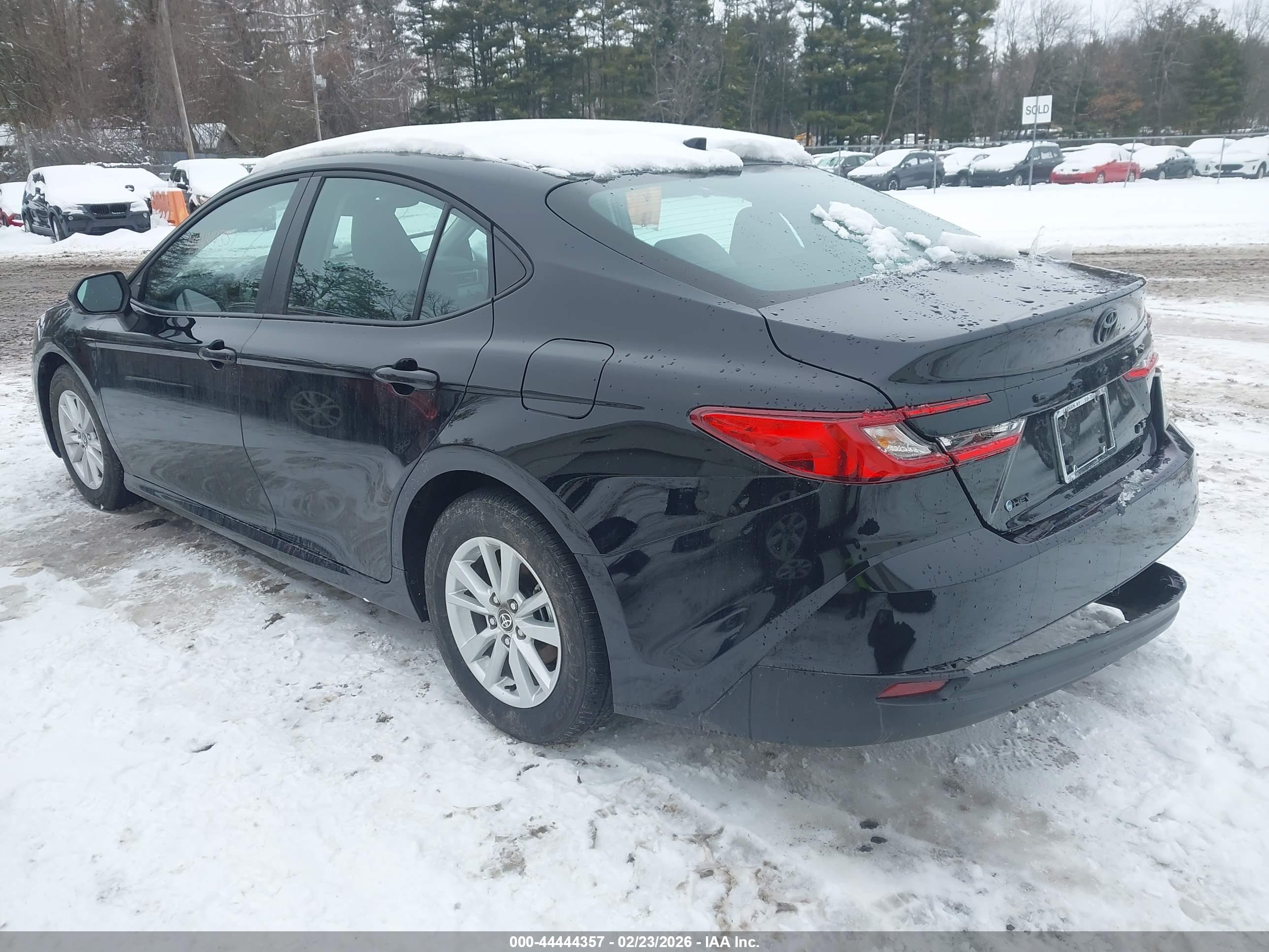 TOYOTA CAMRY image 3