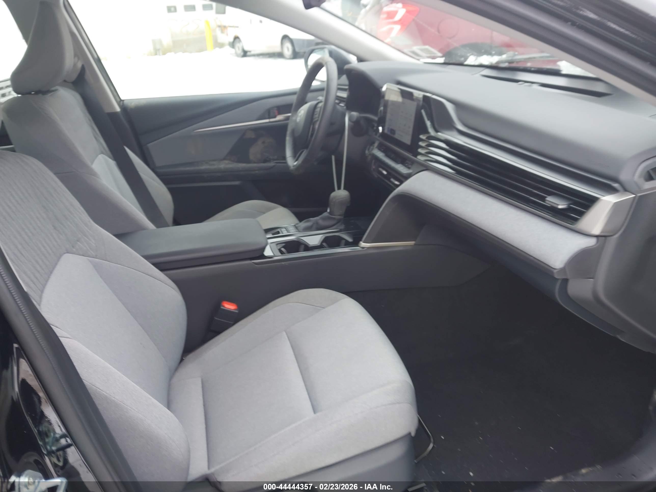 TOYOTA CAMRY image 5
