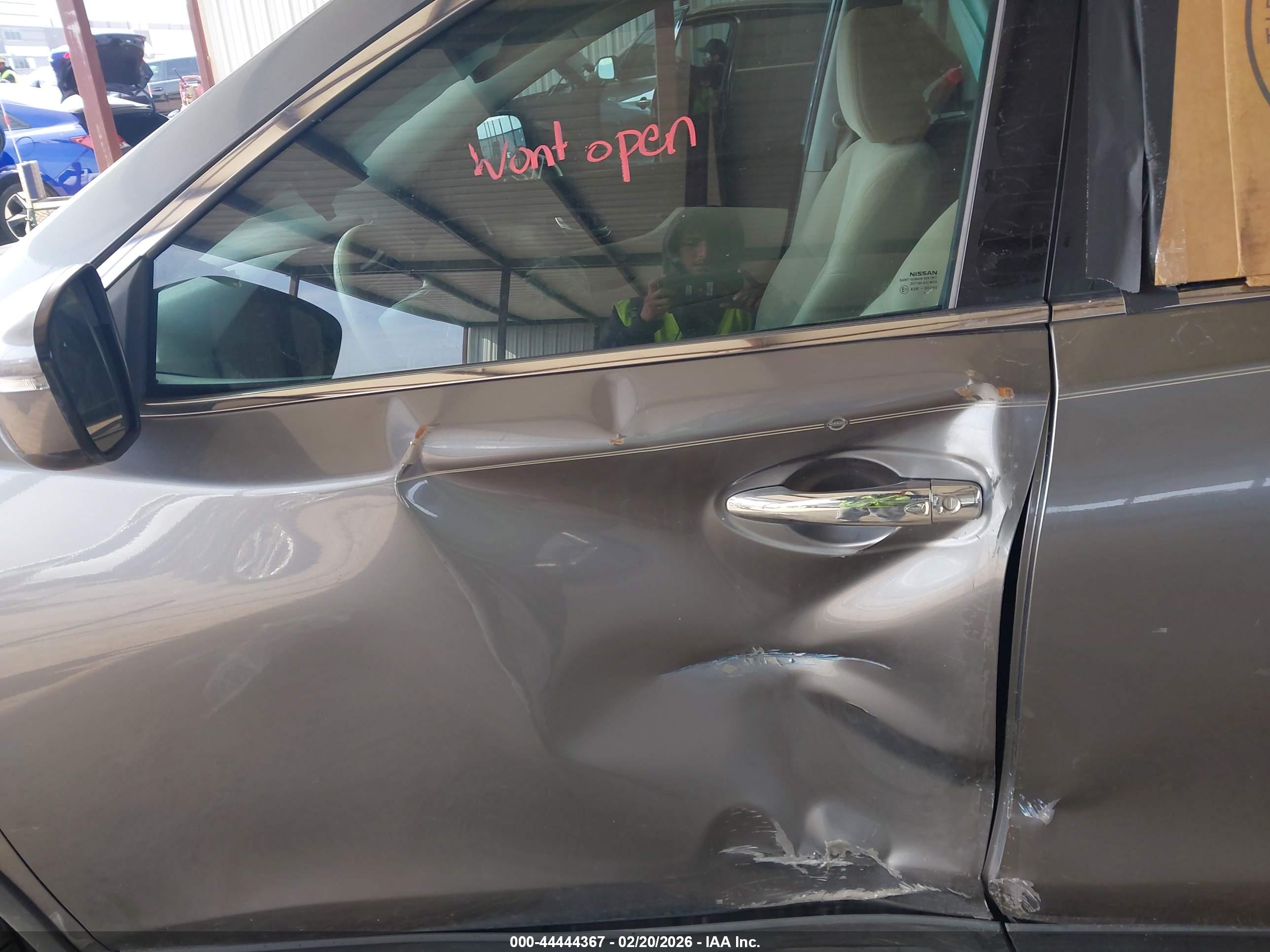 NISSAN ROGUE image 6