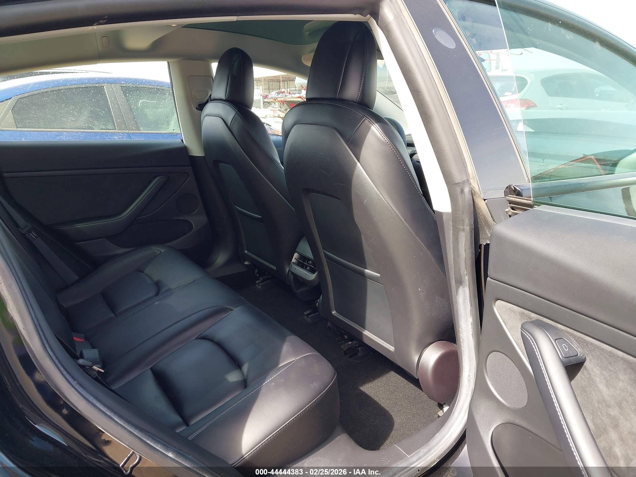 TESLA MODEL image 8