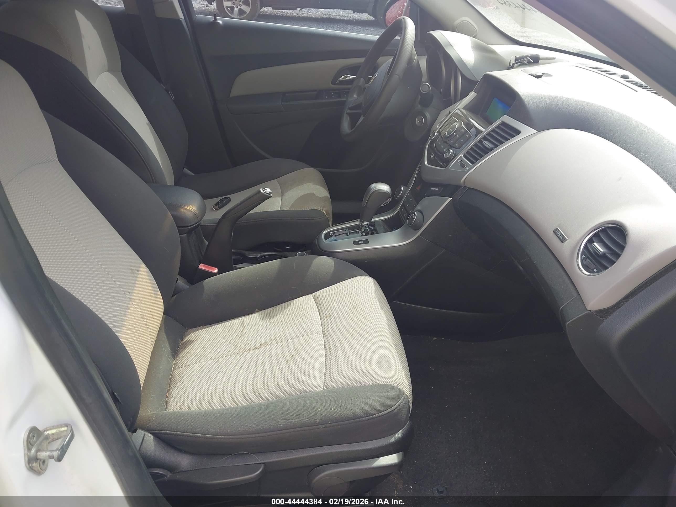 CHEVROLET CRUZE image 5