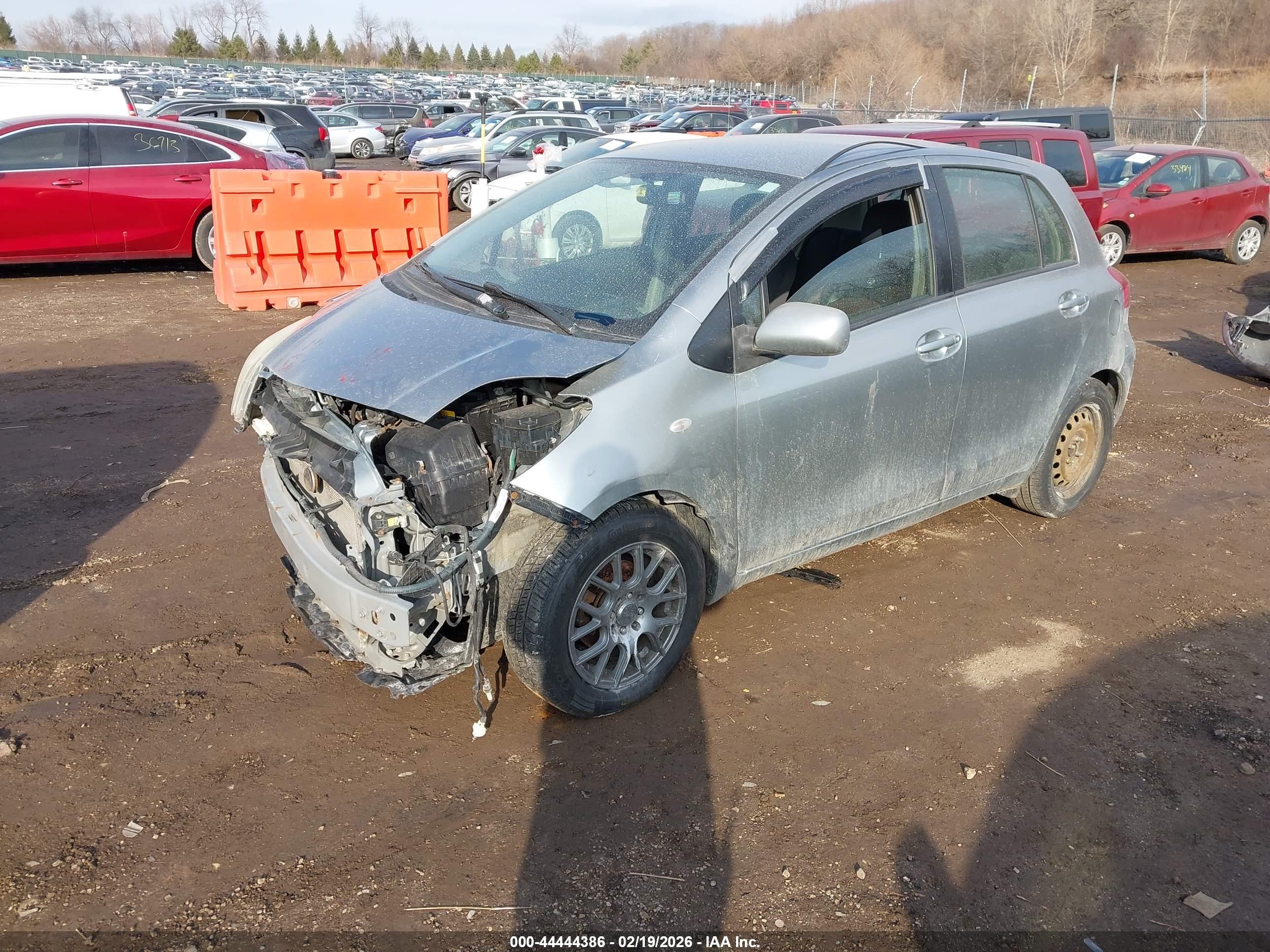 TOYOTA YARIS image 2