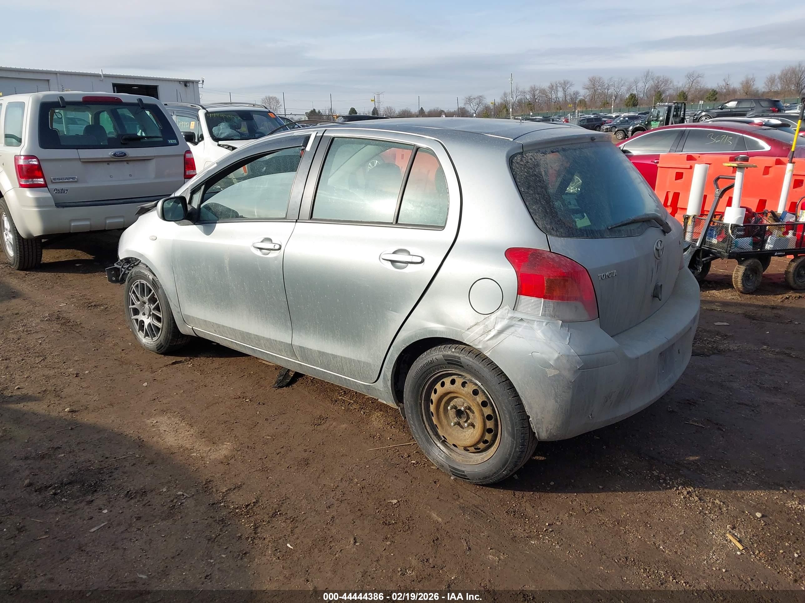 TOYOTA YARIS image 3