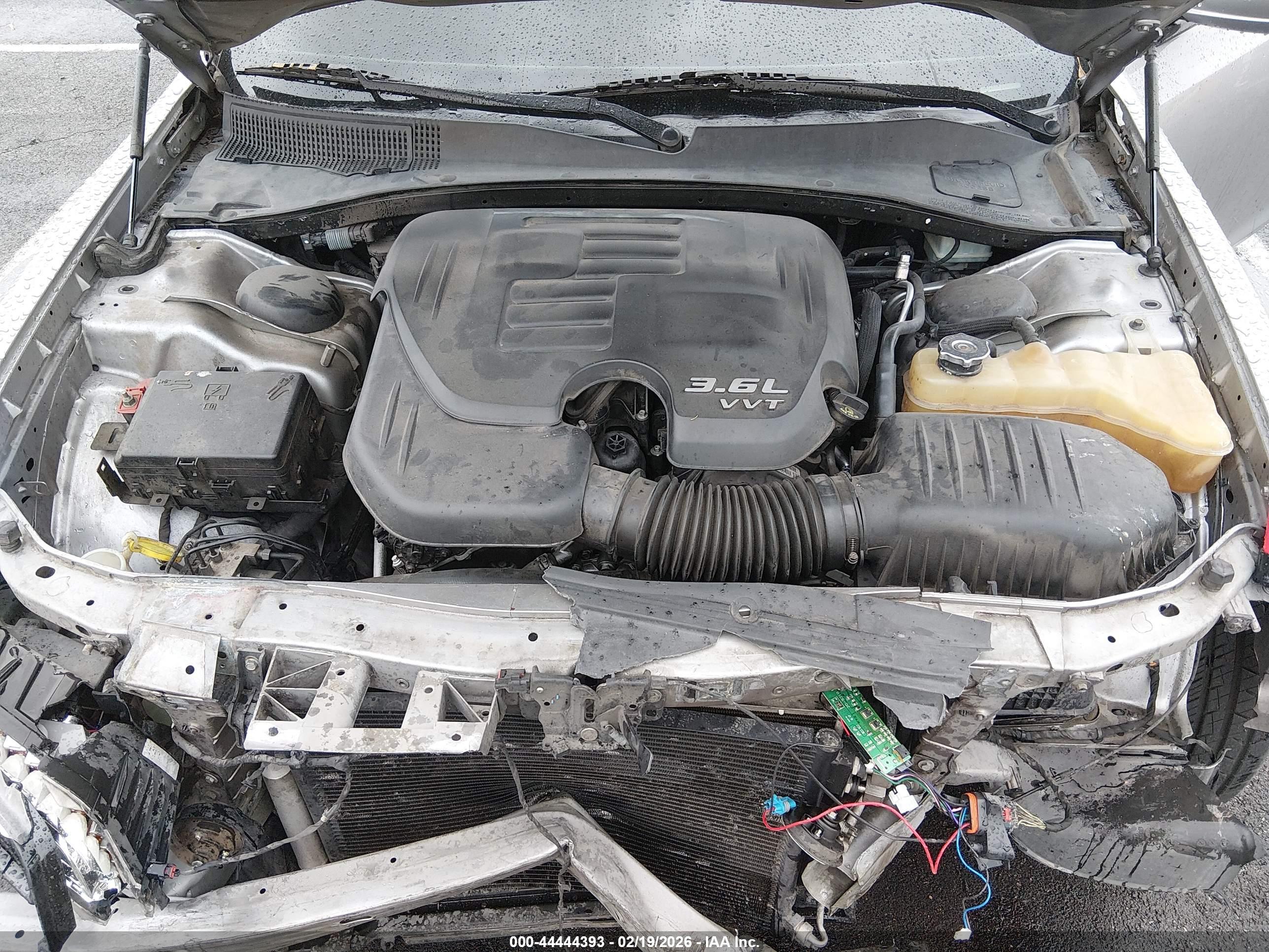 CHRYSLER 300 image 10