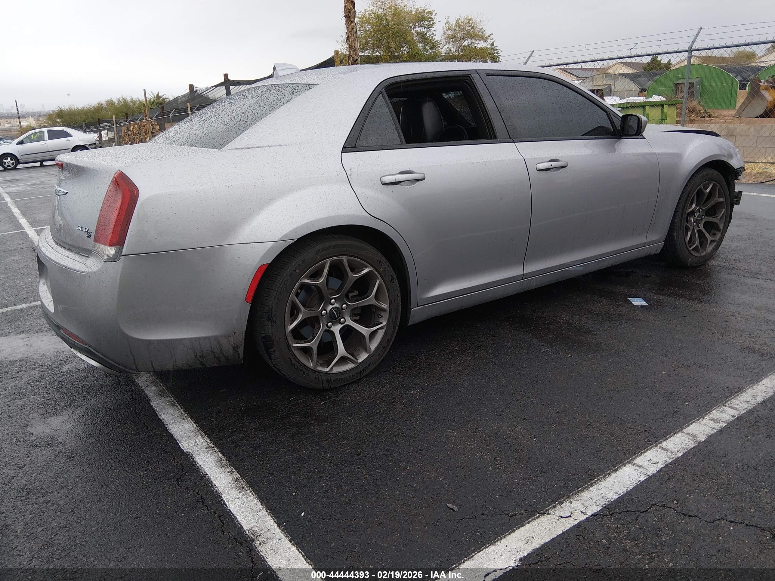 CHRYSLER 300 image 4