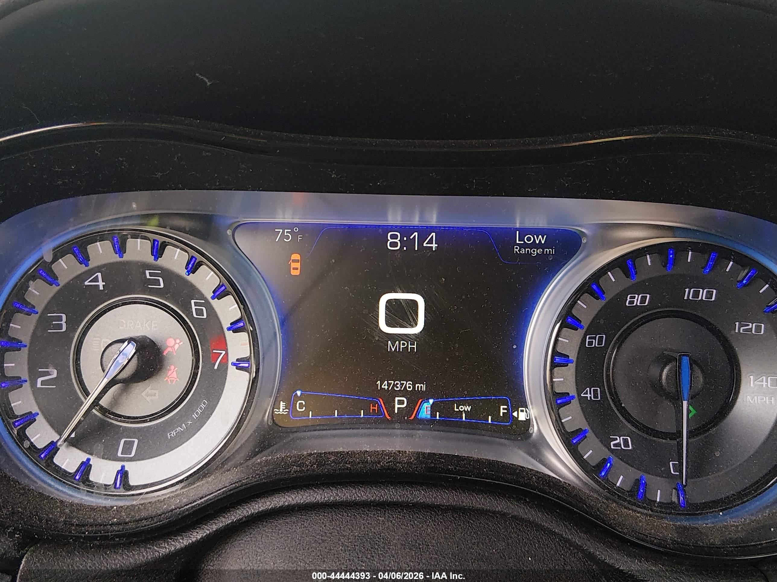 CHRYSLER 300 image 7